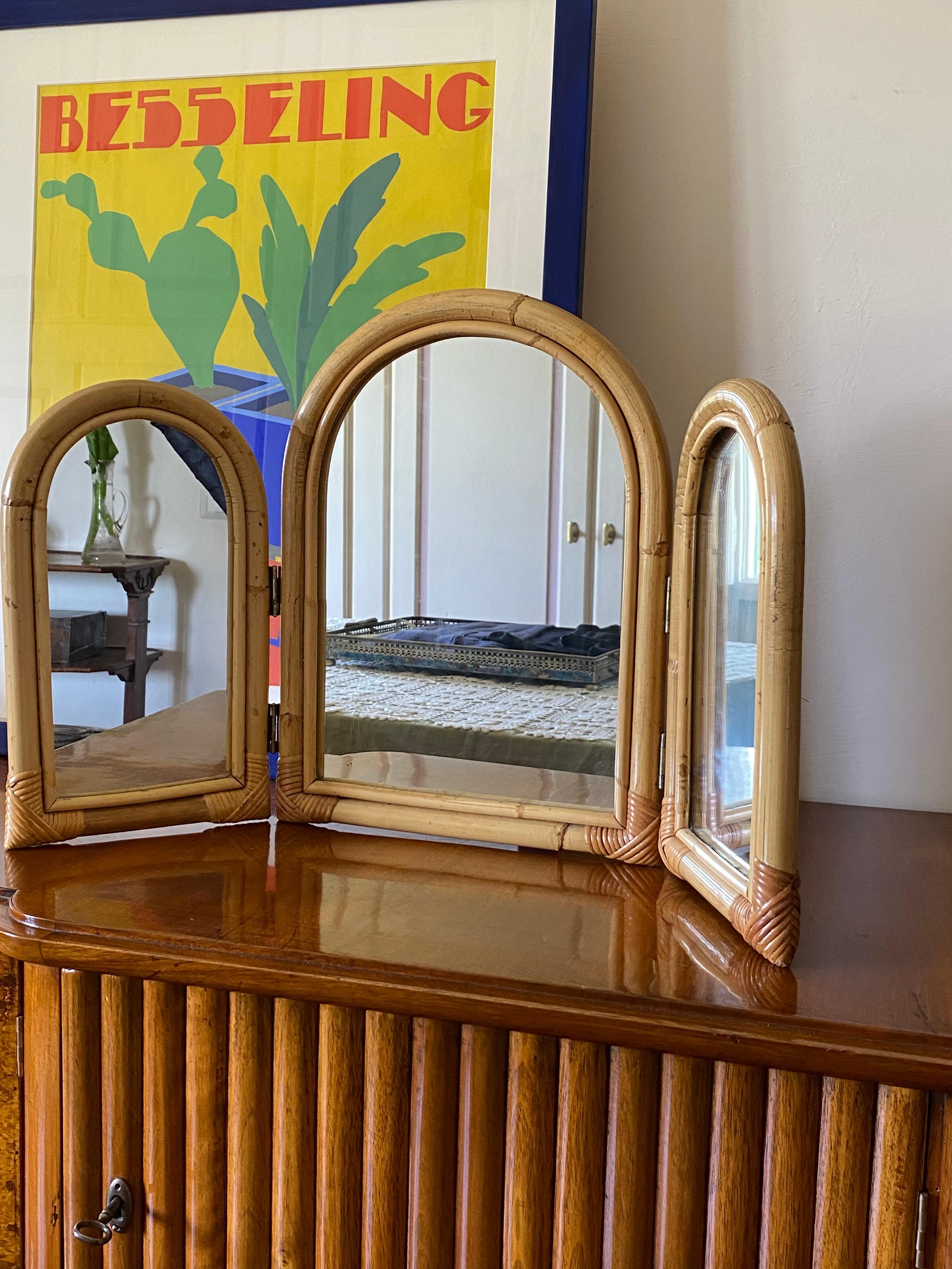 Bamboo three flaps table mirror / vanity, Italy 1960s In Excellent Condition For Sale In Firenze, IT