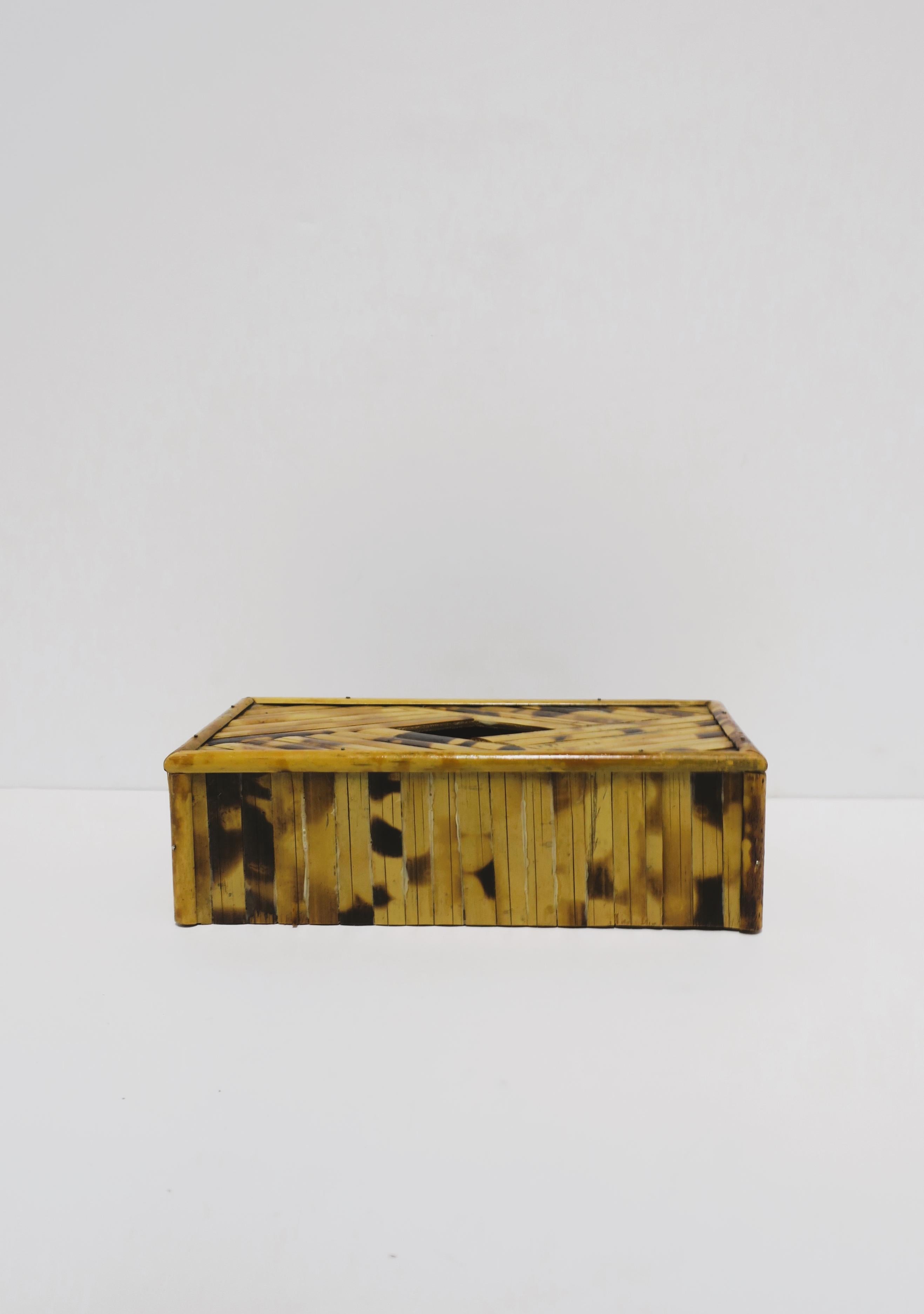 Wicker Bamboo Tissue Box Cover Halter im Zustand „Gut“ im Angebot in New York, NY