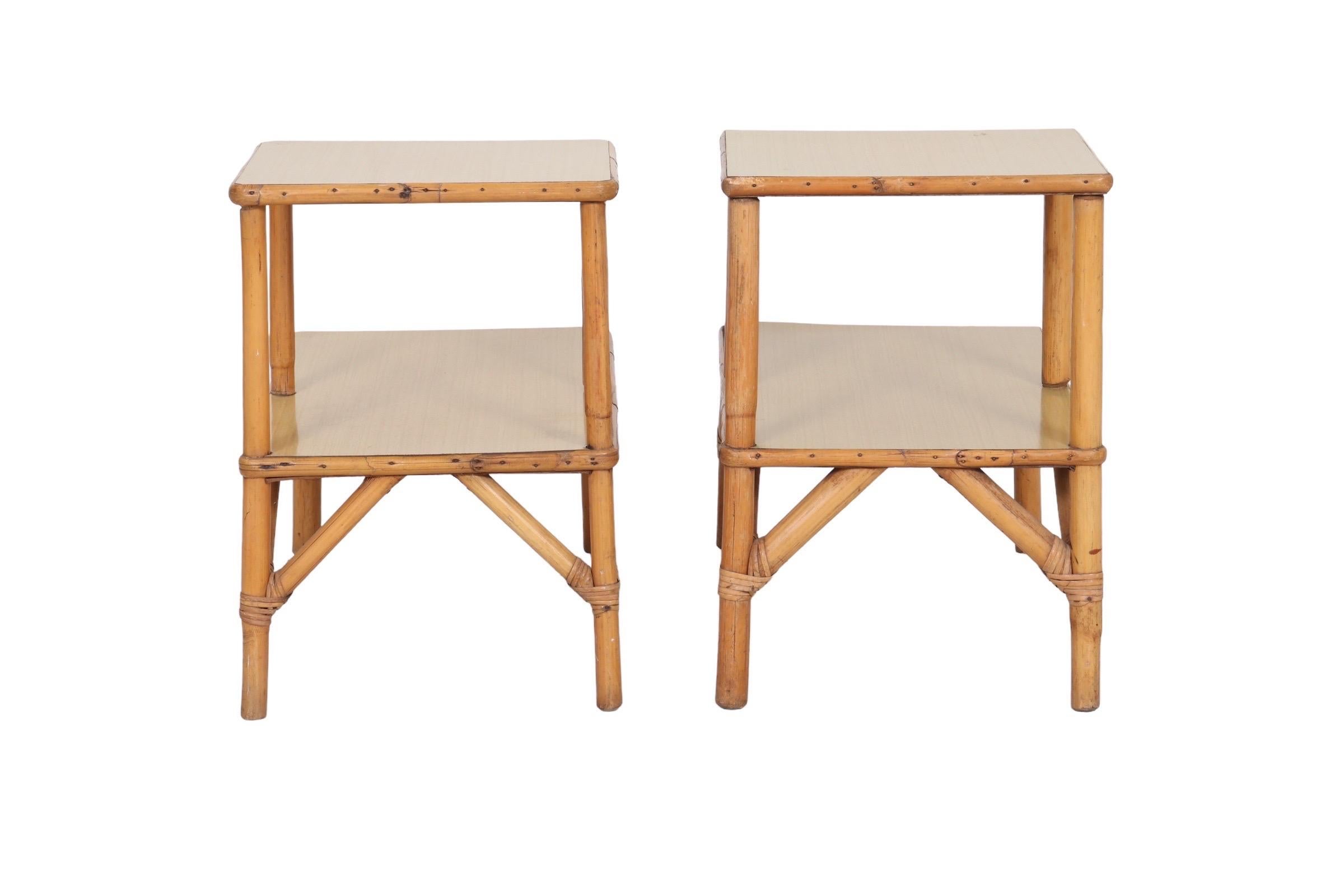 Tables d'appoint à deux niveaux en bambou - une paire en vente 1