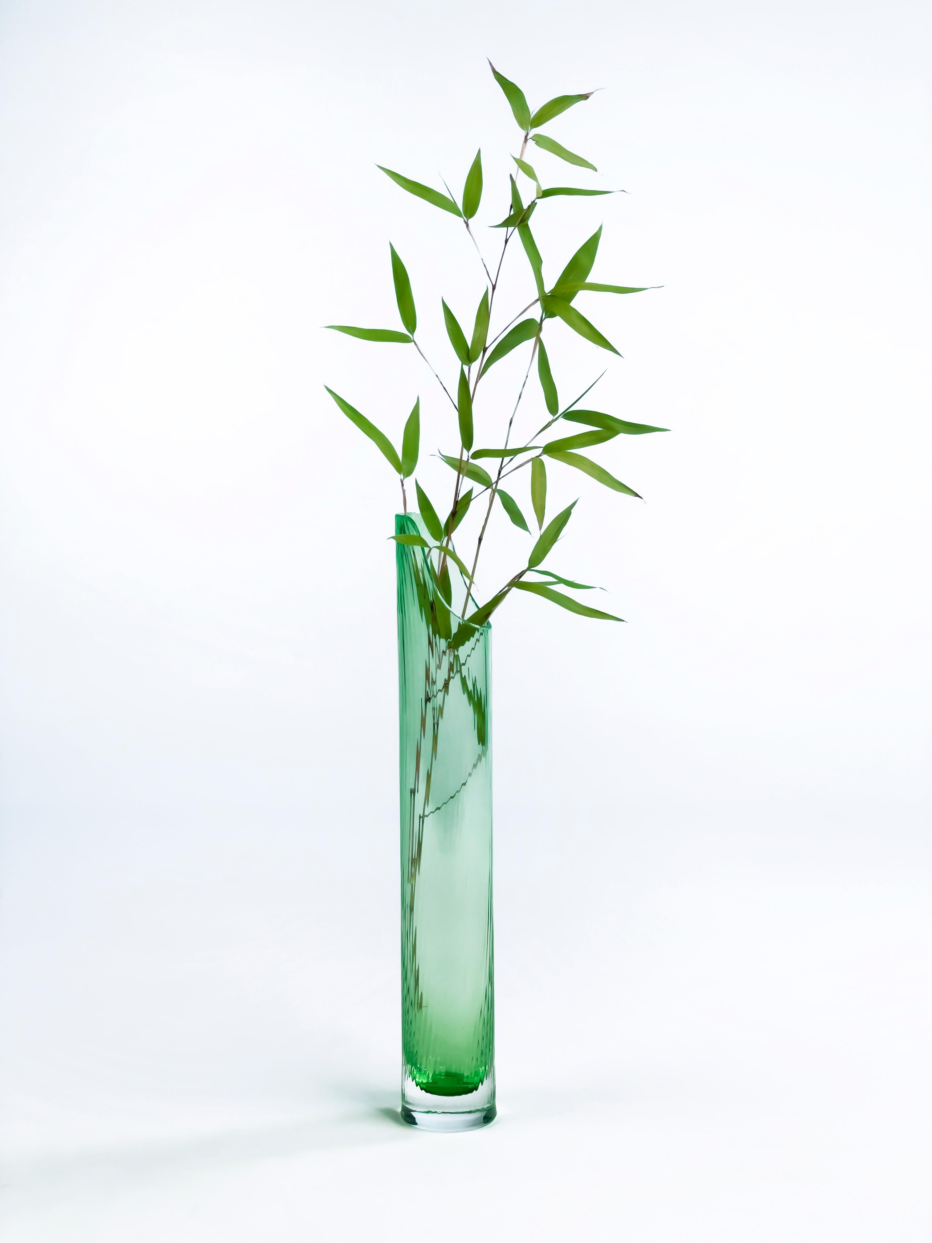 Tchèque Vase en bambou en vente