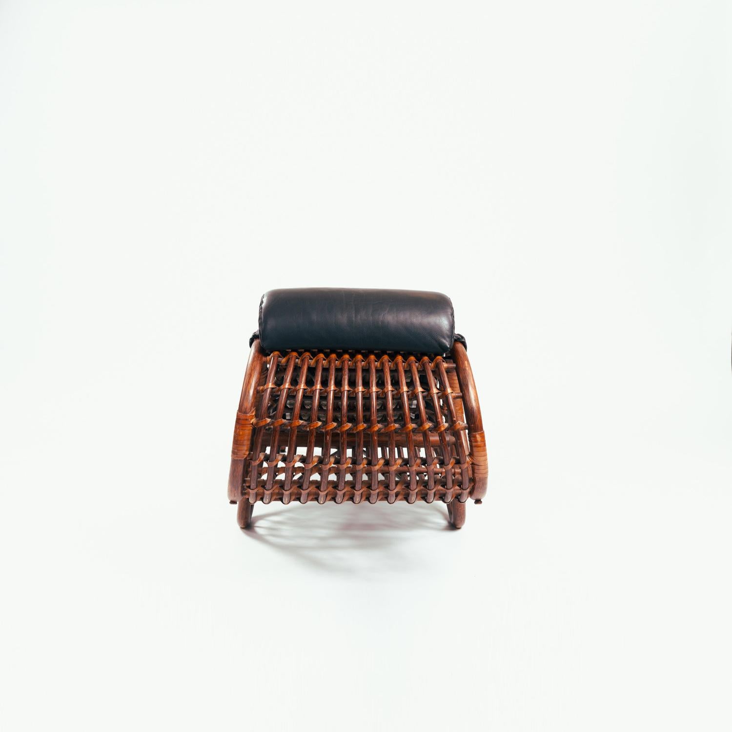 Bamboo chaise longue with magazine holder, Germany, 1970s In Good Condition In Zevenaar, NL