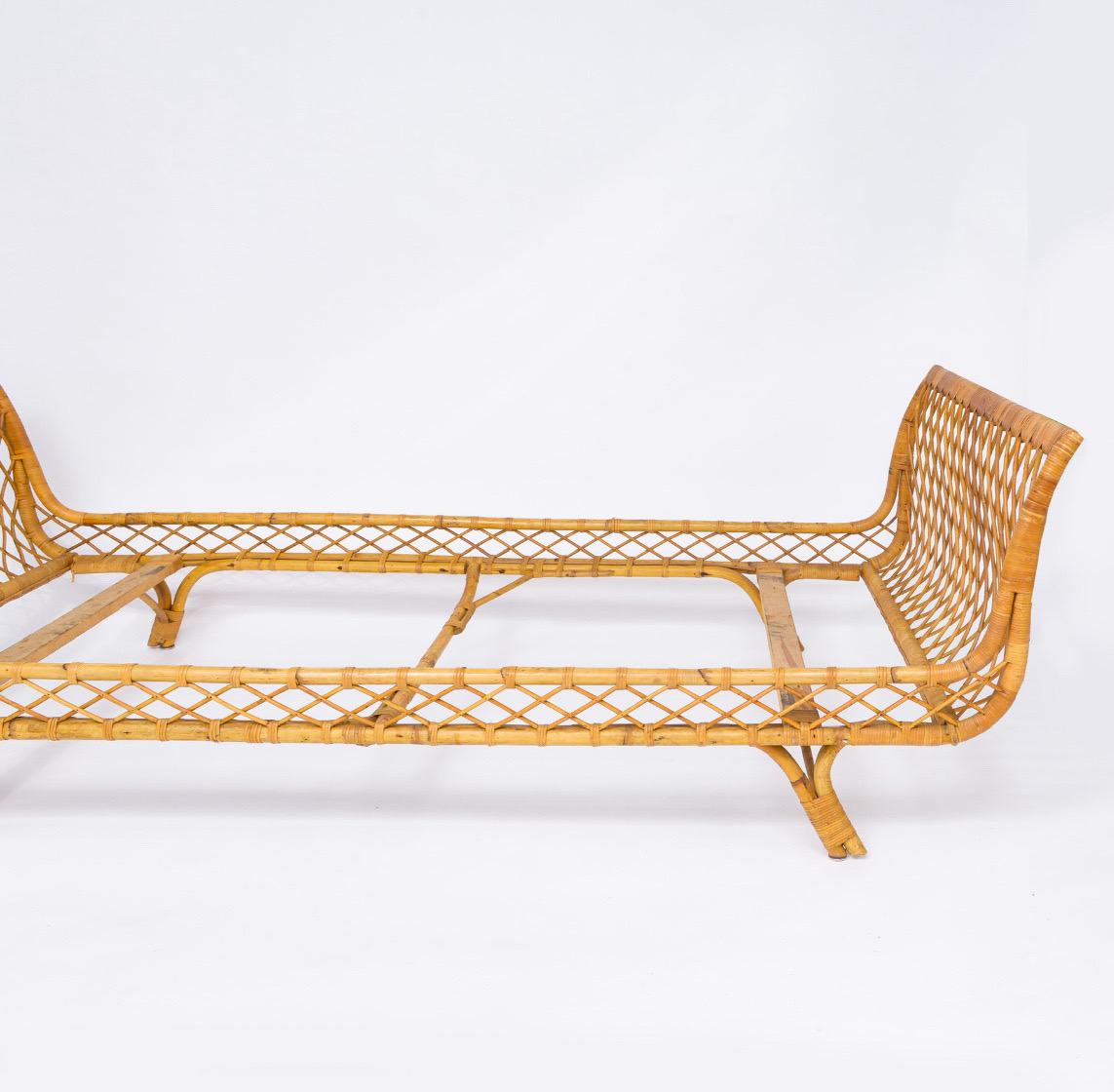 20th Century Bamboo Wicker French Mid Century Pair of Beds/Daybeds For Sale