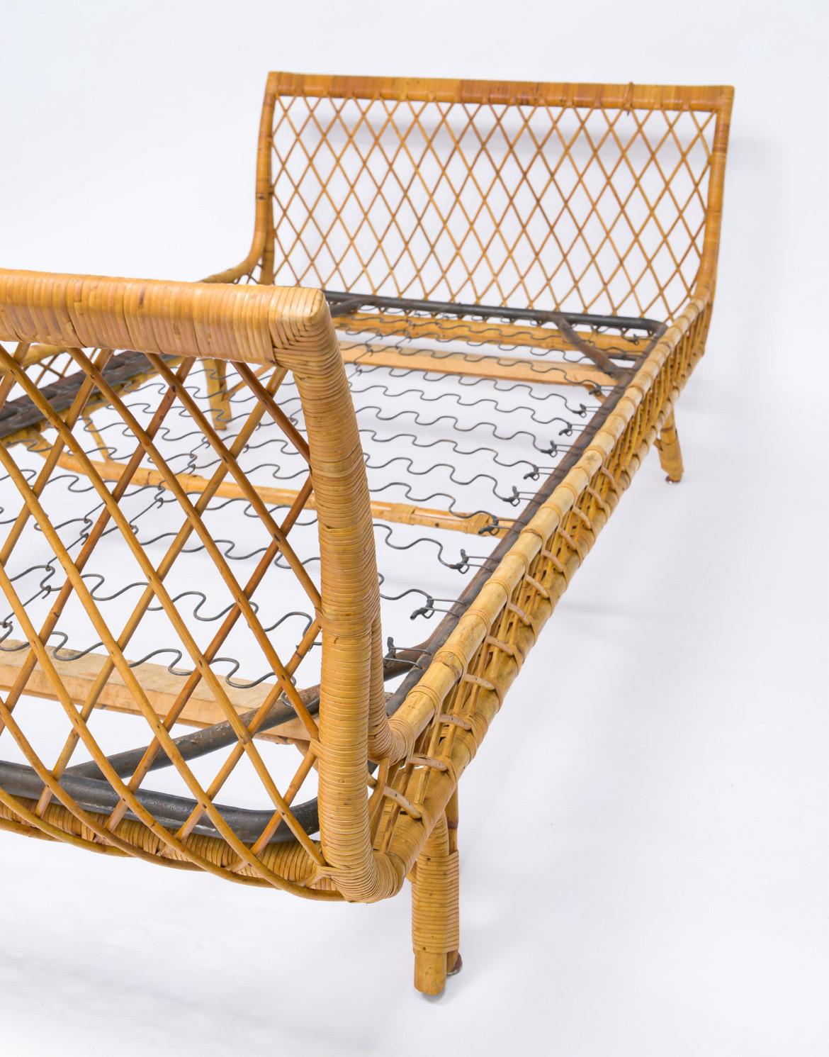 Bamboo Wicker French Mid Century Pair of Beds/Daybeds For Sale 4