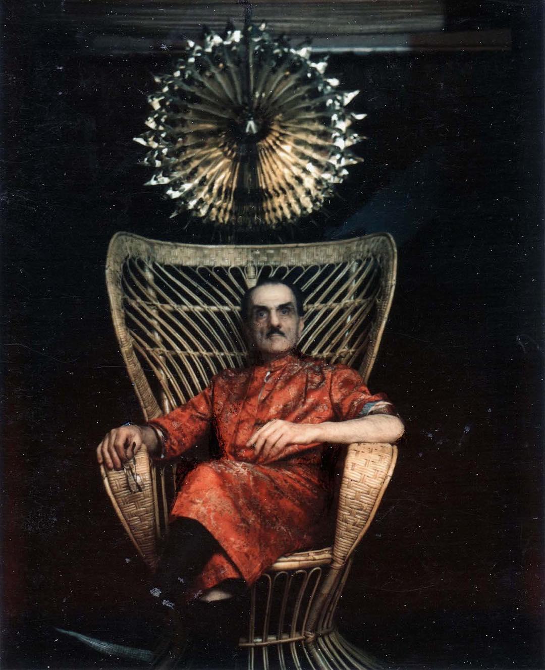 

Famous Italian artist and designer Carlo Mollino used this type of chair many times in his erotic Polaroids with photographed models sitting on this model of Rattan chair
Photo 2 is Carlo Mollino himself sitting in this model chair.


The
