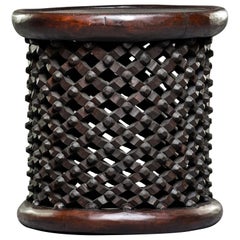 Tabouret ou table araignée Bamileke africain sculpté à la main