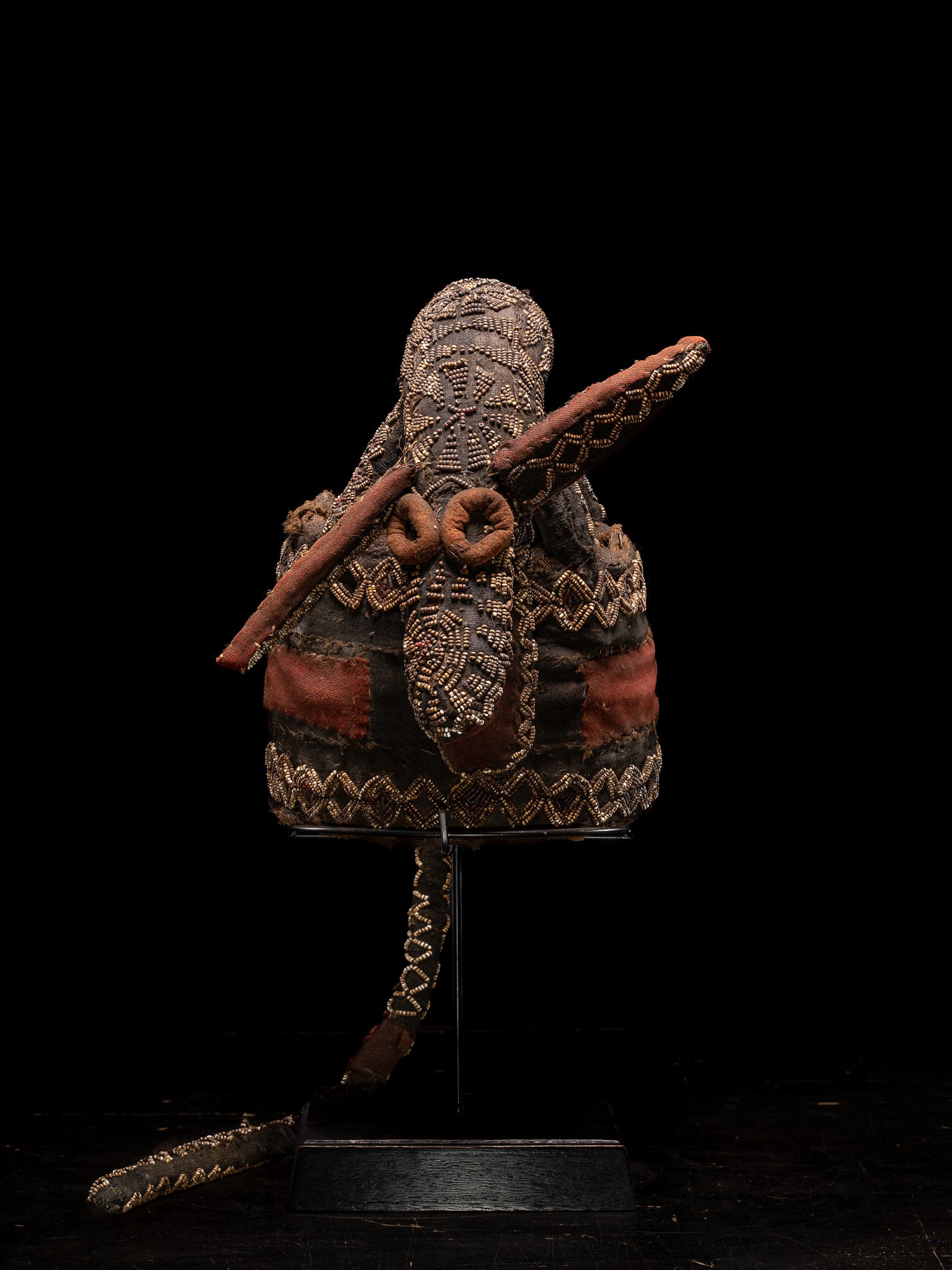 Escudo de Danza Decorativo Bamileke, bordado con Cuentas de Cristal Europeas Camerunés en venta