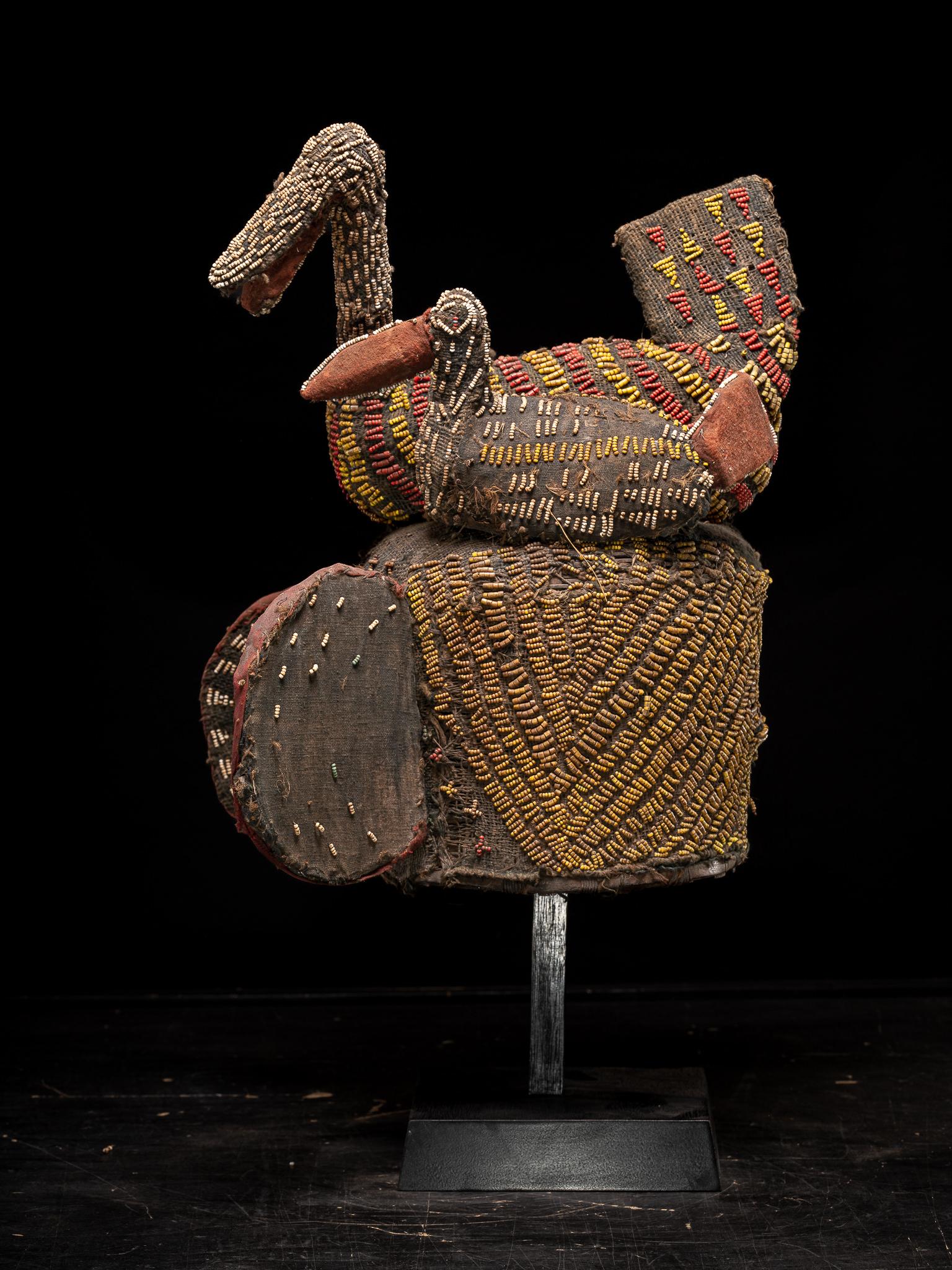 Escudo de Danza Decorativo Bamileke, bordado con Cuentas de Cristal Europeas Camerunés en venta