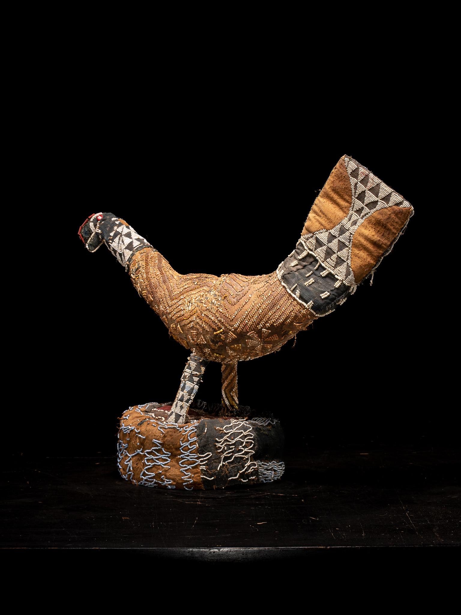 Escudo de Danza Decorativo Bamileke, bordado con Cuentas de Cristal Europeas Con cuentas en venta