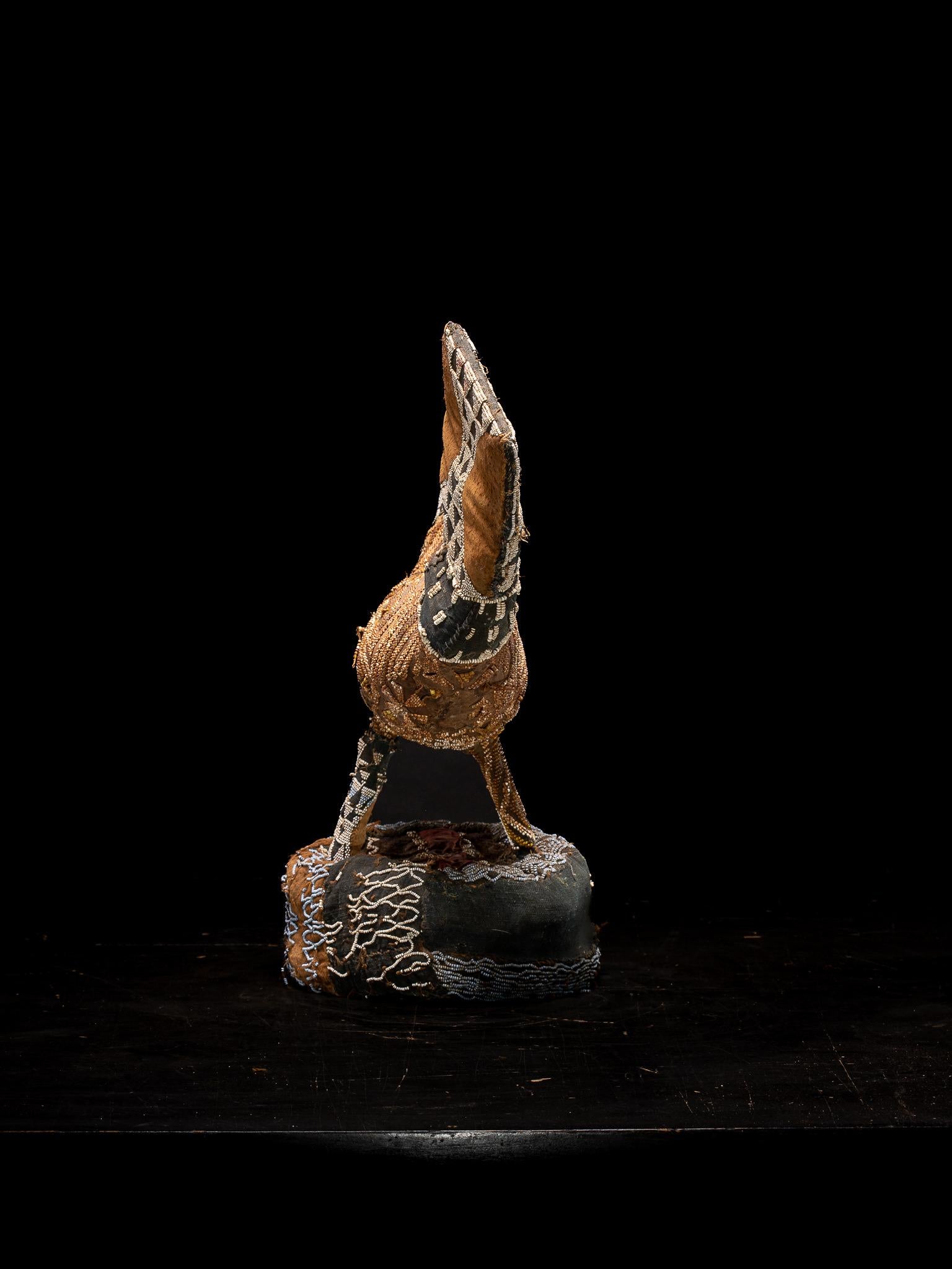 Escudo de Danza Decorativo Bamileke, bordado con Cuentas de Cristal Europeas en Bueno estado para la venta en Leuven , BE