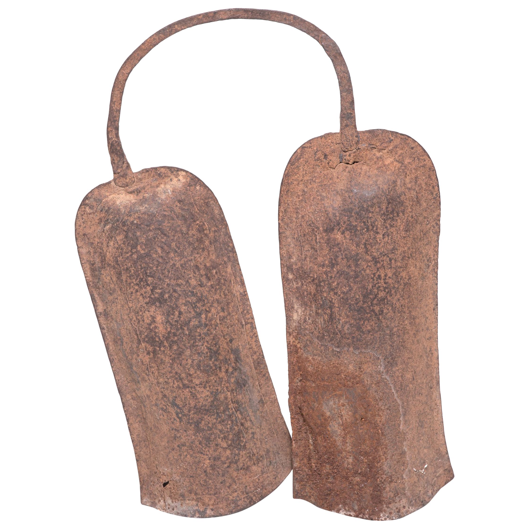 Gong doppio in ferro di Bamileke, 1900 circa