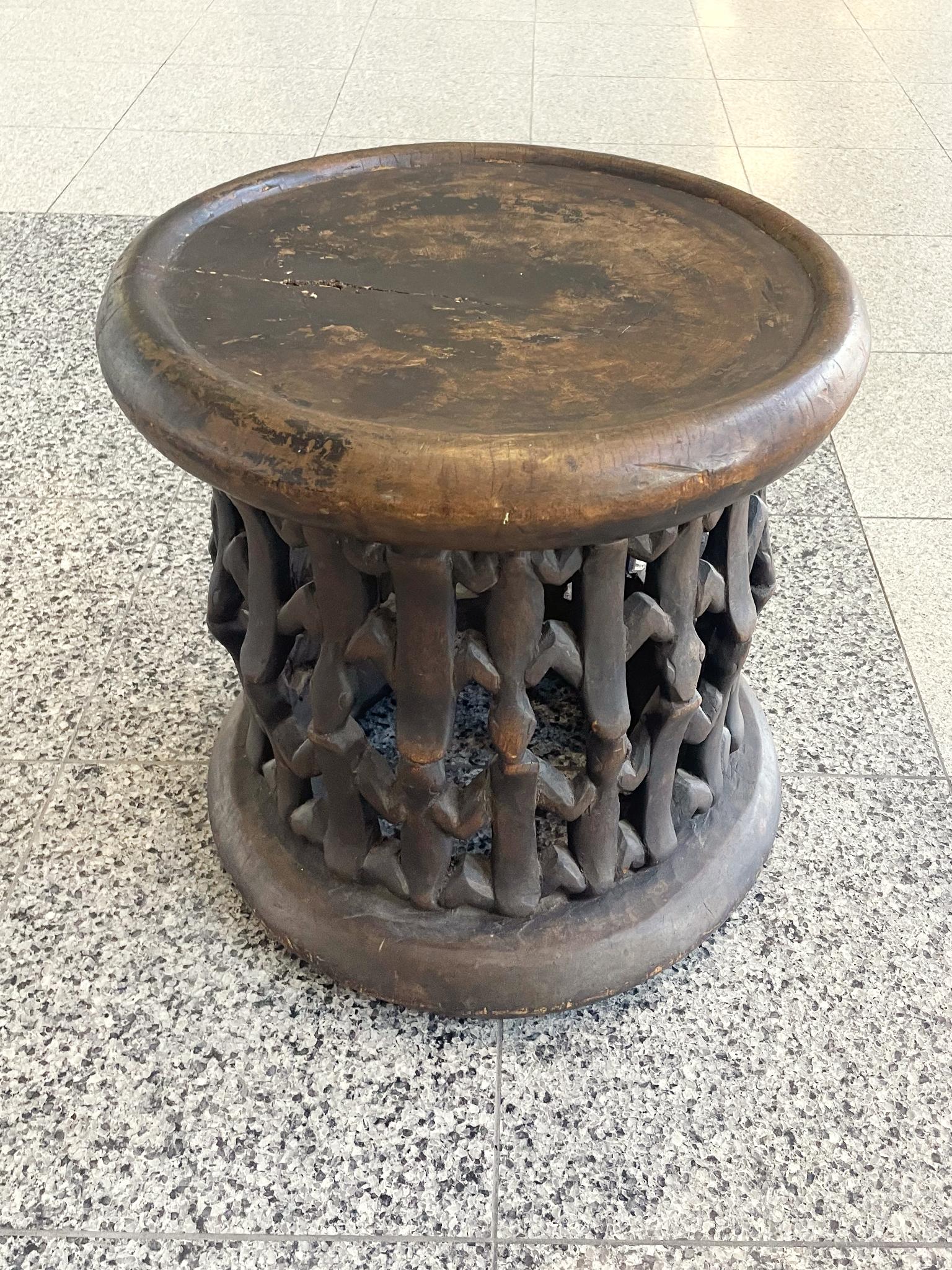 Hand-Carved Bamileke Table with Lizard Design Description