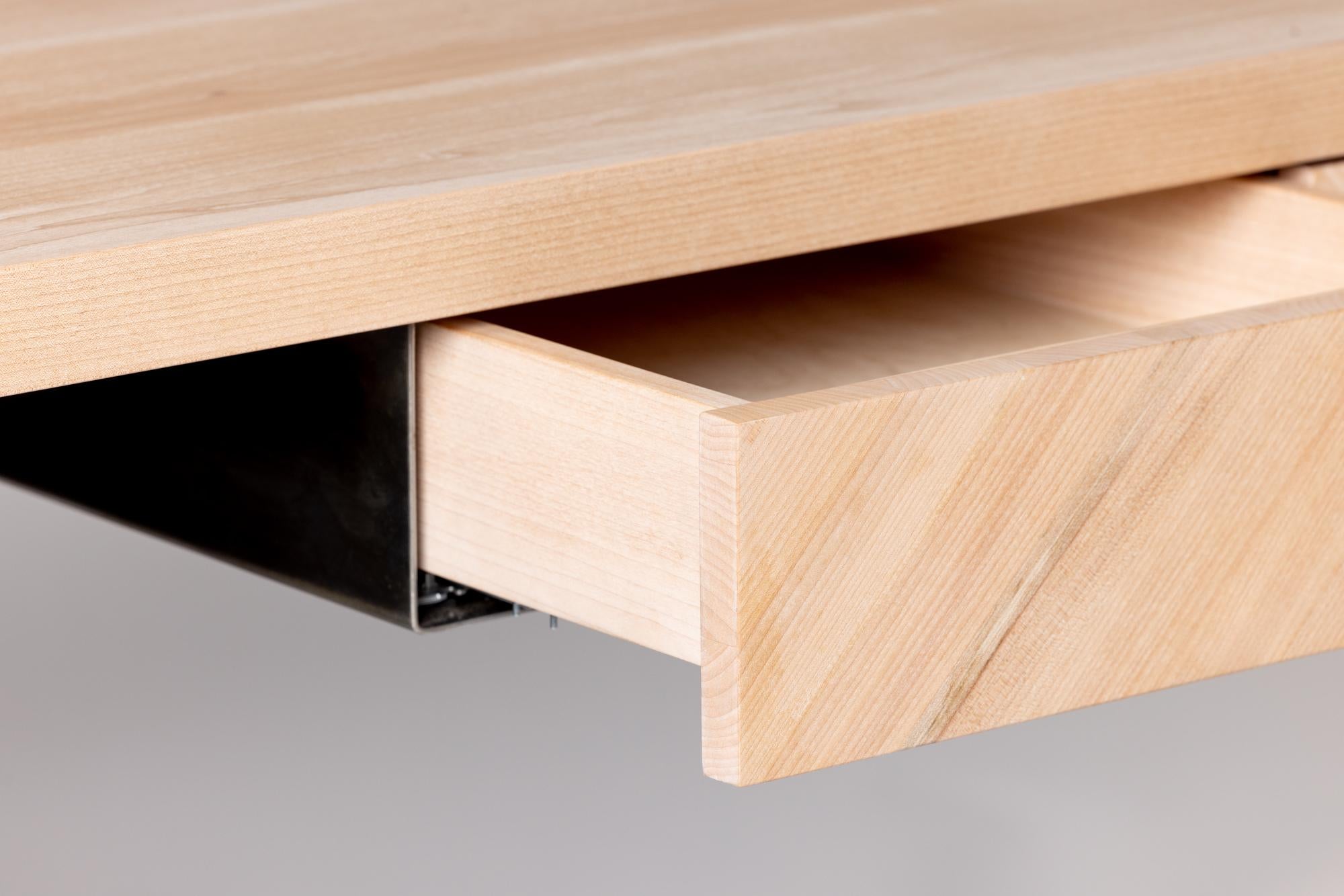 Ban Schreibtisch aus geschwungenem Stahl und Ahornholz von Autonomous Furniture im Angebot 6
