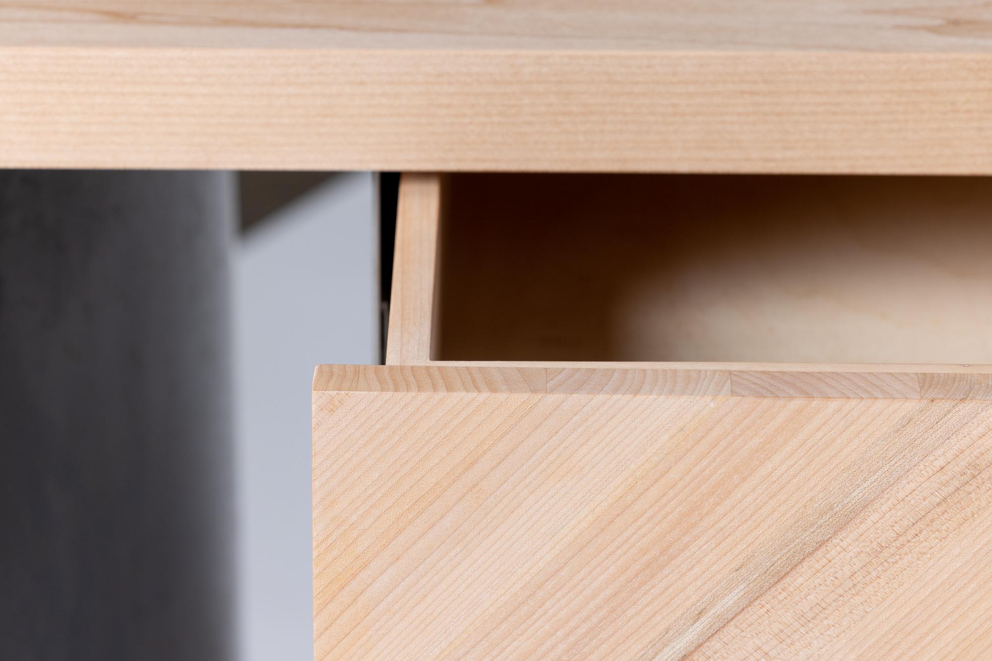 Ban Schreibtisch aus geschwungenem Stahl und Ahornholz von Autonomous Furniture im Angebot 8