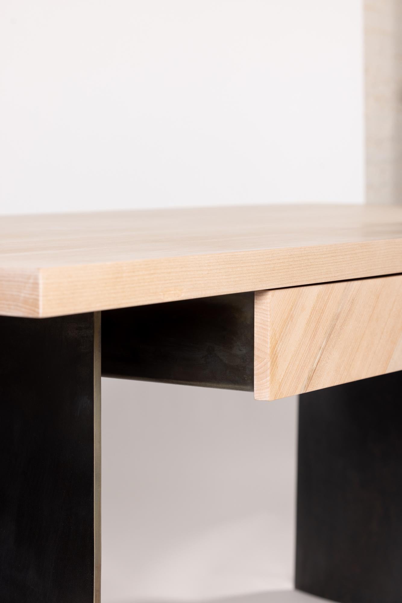 Ban Schreibtisch aus geschwungenem Stahl und Ahornholz von Autonomous Furniture (21. Jahrhundert und zeitgenössisch) im Angebot