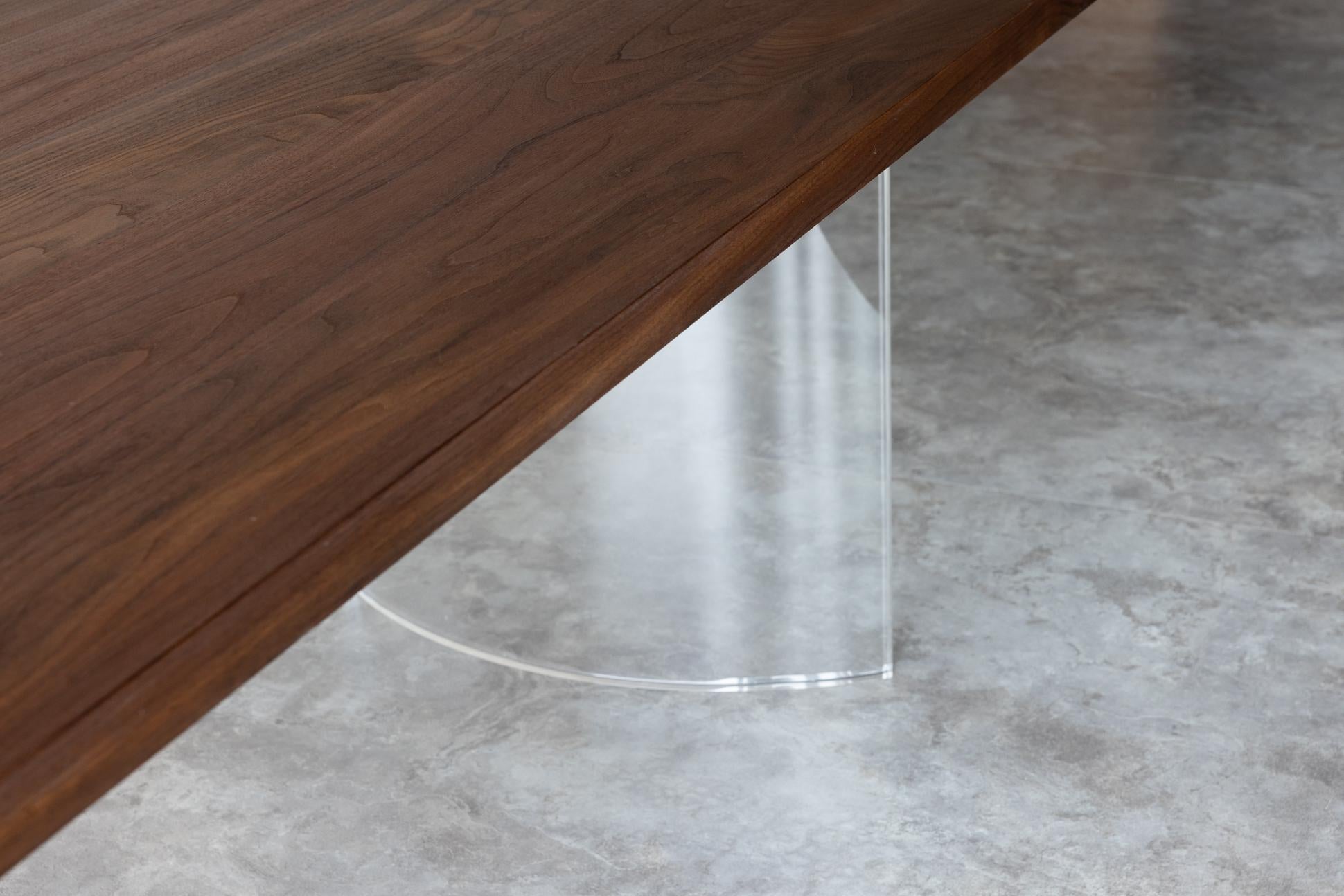Ban Transparent Dining Table by Autonomous Furniture For Sale 3