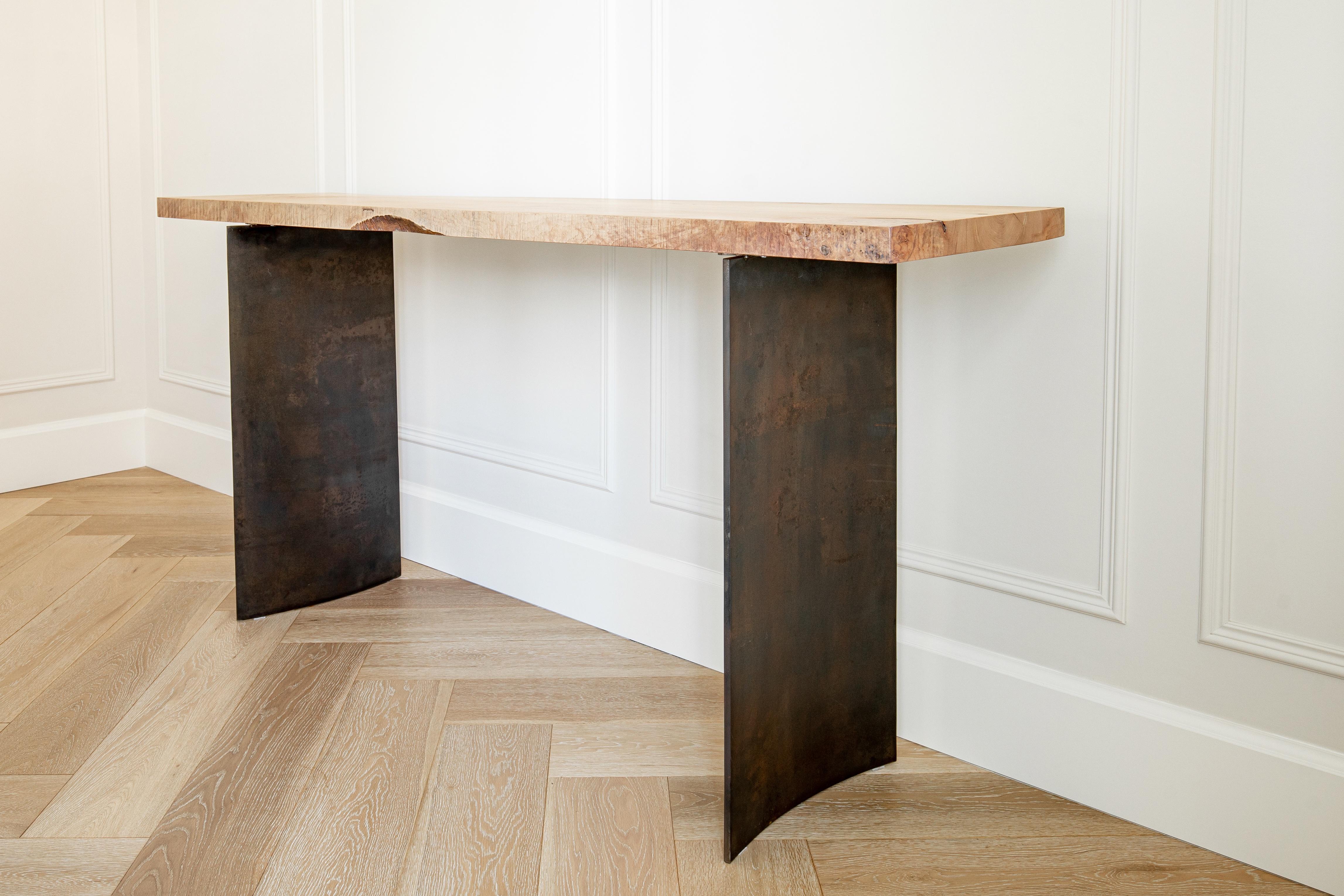 Ban-Eingangskonsole aus Nussbaumholz mit geschwungenen Stahlbeinen von Autonomous Furniture im Angebot 5
