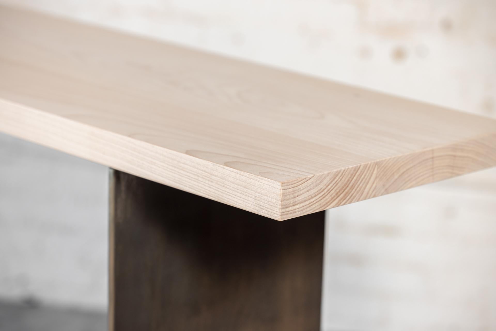 Konsole aus Ban-Holz mit geschwungenen Stahlbeinen von Autonomous Furniture im Zustand „Neu“ im Angebot in Victoria, BC