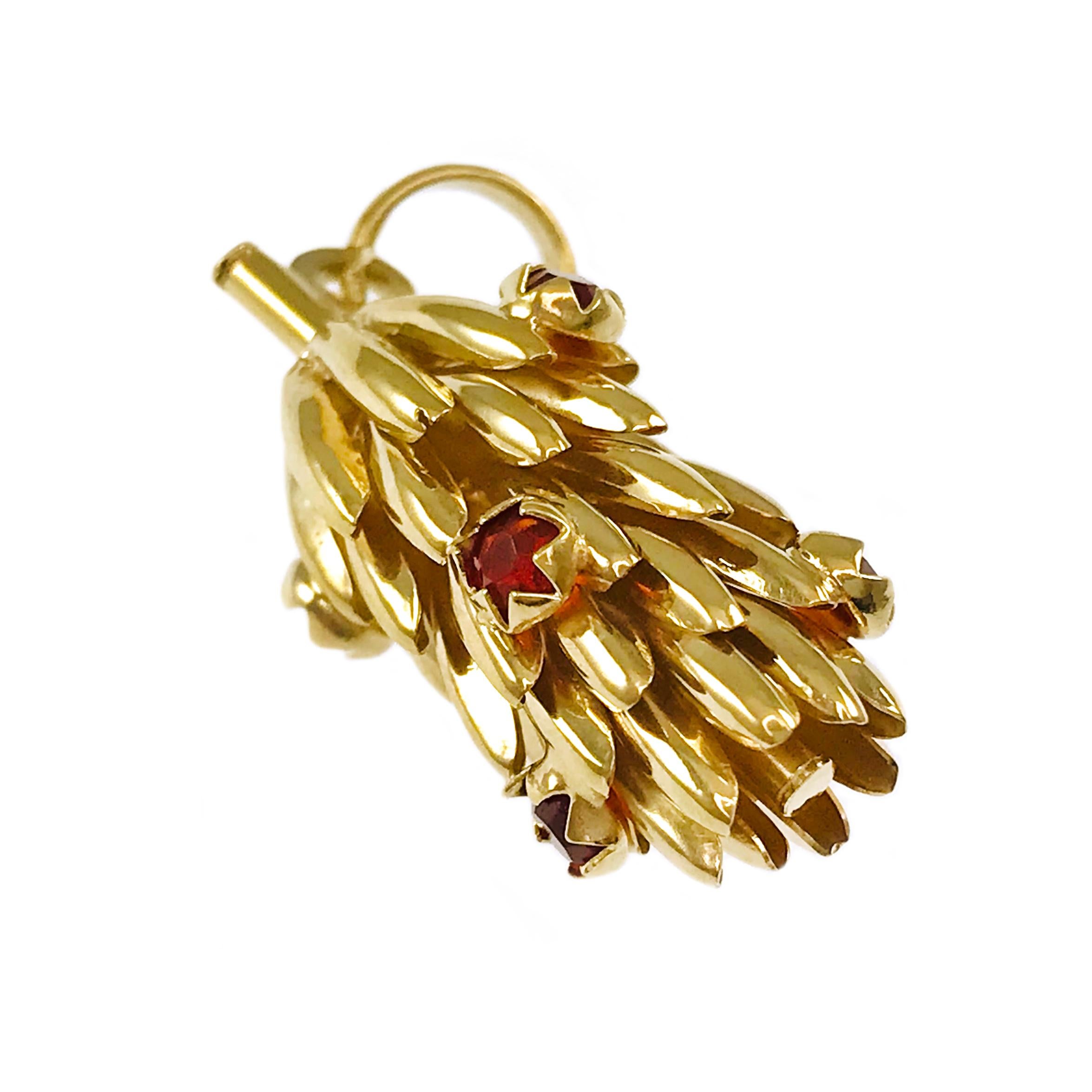 Rétro Pendentif en or jaune 14 carats Banana Bunch en vente