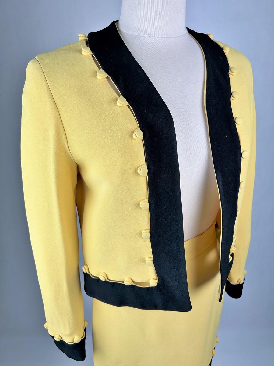 Abito con gonna in crêpe Banana di Moschino Cheap and Chic - Italia Circa 1992 in vendita 6