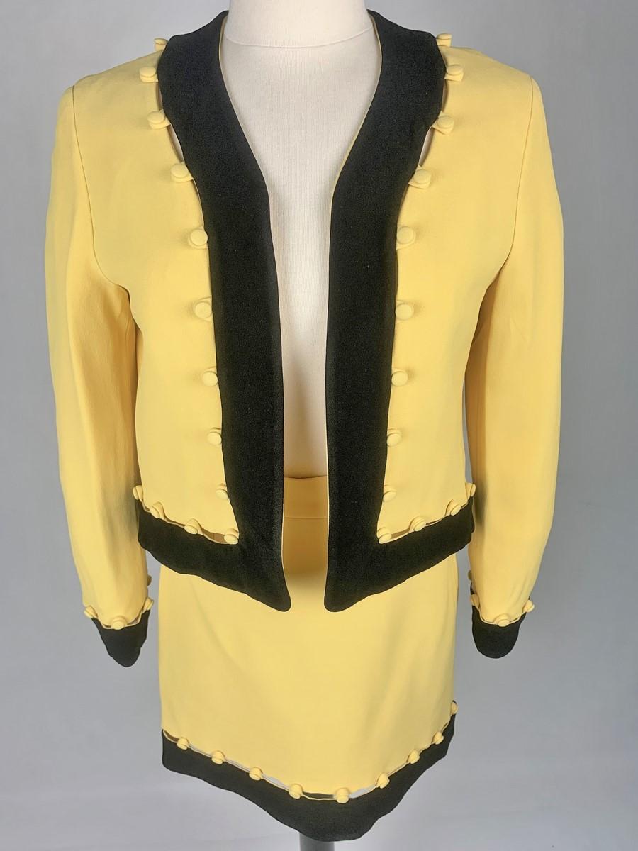 Abito con gonna in crêpe Banana di Moschino Cheap and Chic - Italia Circa 1992 In condizioni buone in vendita a Toulon, FR