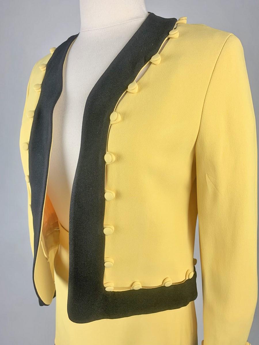 Abito con gonna in crêpe Banana di Moschino Cheap and Chic - Italia Circa 1992 in vendita 1