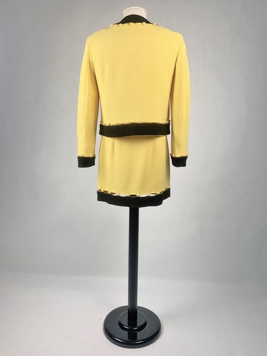 Abito con gonna in crêpe Banana di Moschino Cheap and Chic - Italia Circa 1992 in vendita 4