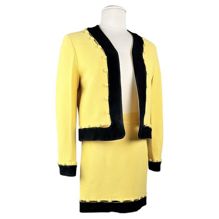 Abito con gonna in crêpe Banana di Moschino Cheap and Chic - Italia Circa 1992 in vendita