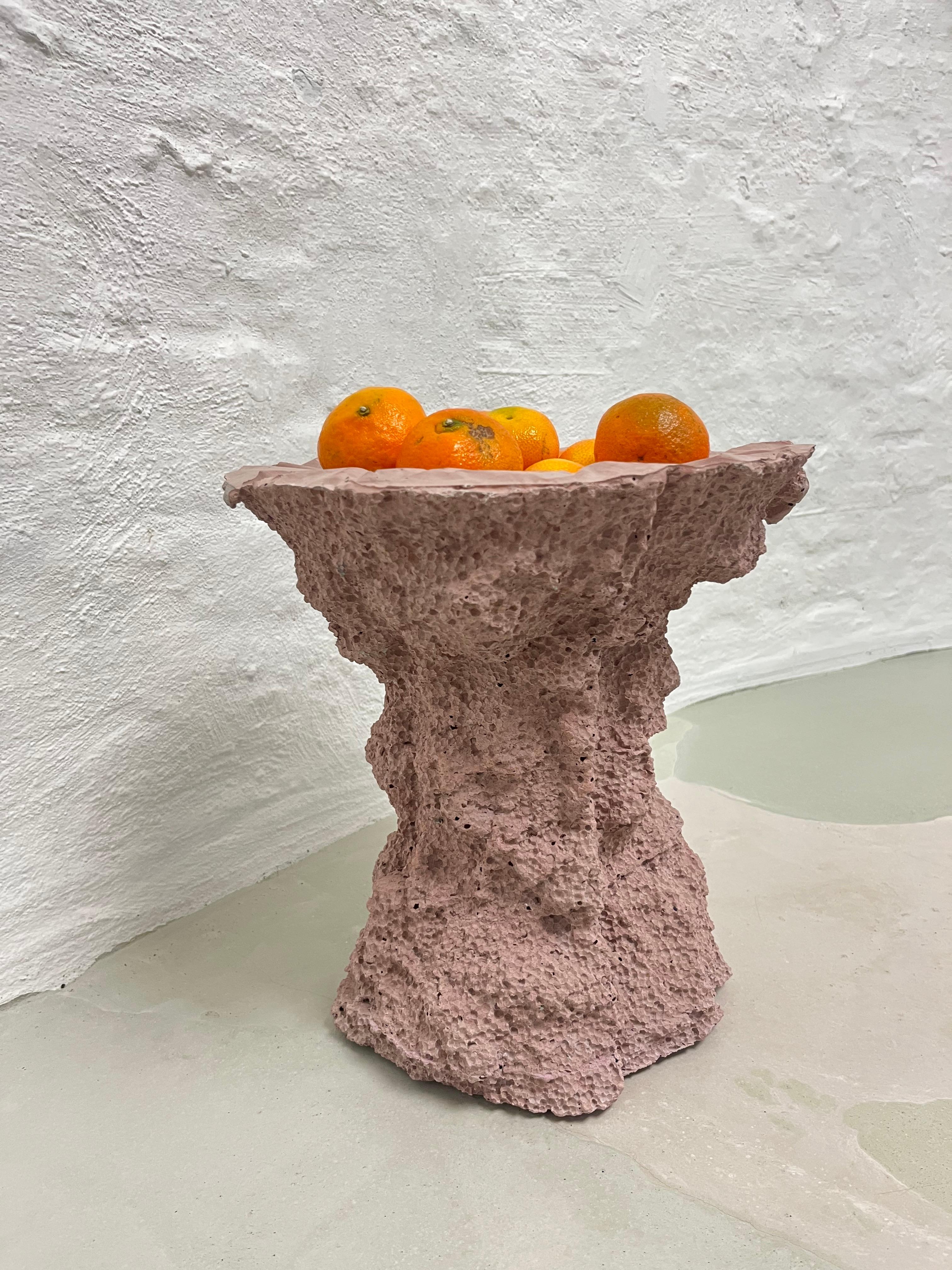 Banana-holder sculptural bowl In New Condition For Sale In Albertslund, DK