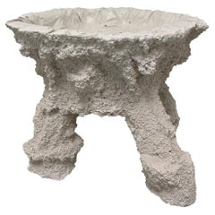 Banana Holder sculptural concrete bowl (white)