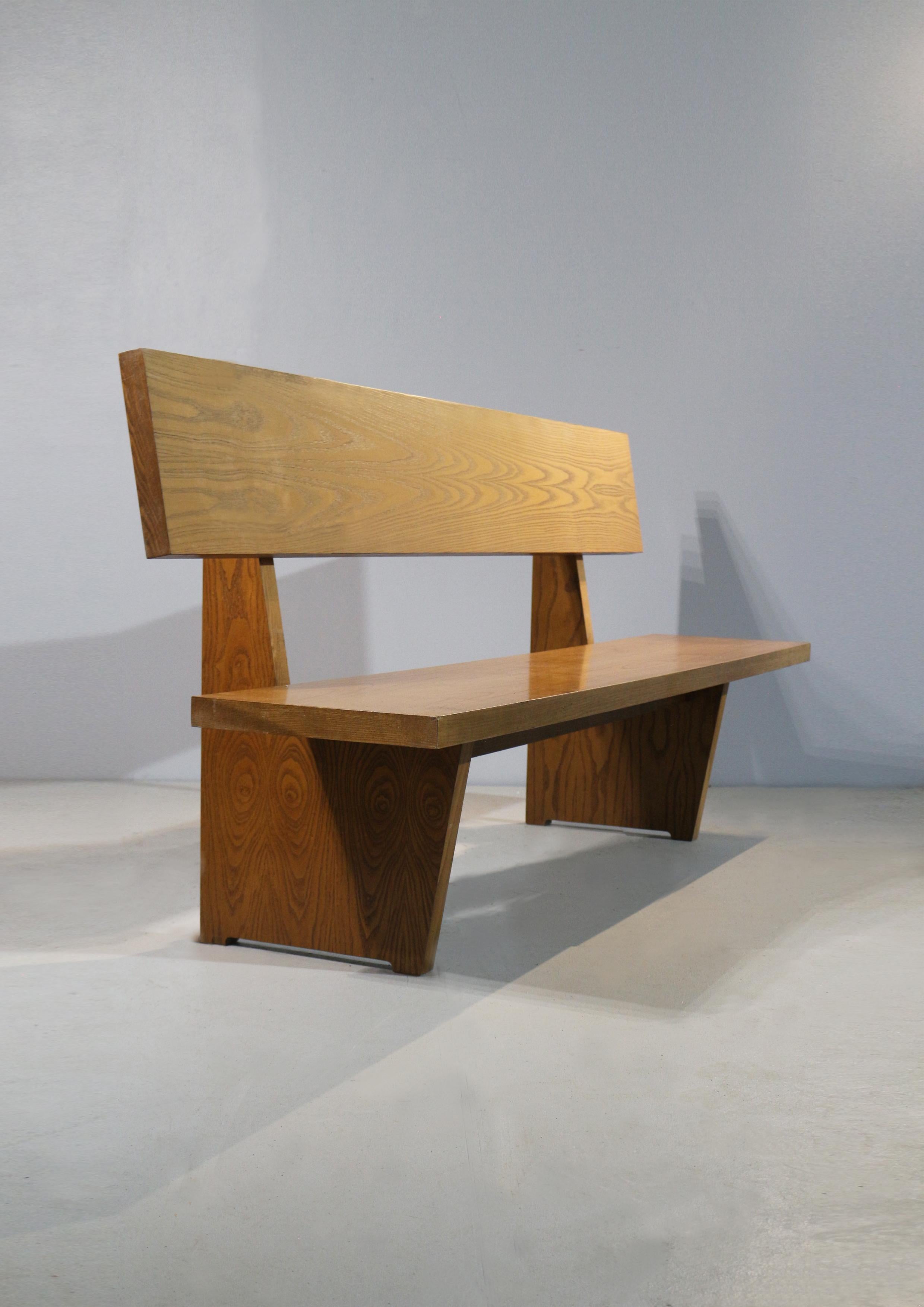 À vendre : Banc vintage original (1973) – Design Marc Appel & Jan Welslau

Amateurs de design rétro et de mobilier de collection, ne manquez pas cette pièce rare !

Nous proposons à la vente un banc vintage authentique, conçu en 1973 par les