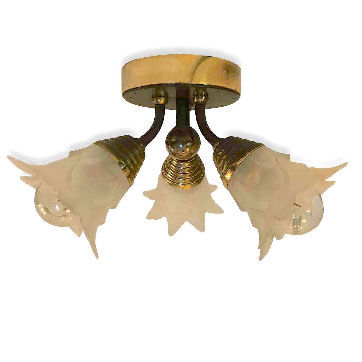 Plafoniera Fiorentina con Paralumi a Fiore in Vetro Satinato Tre Luci di Banci en venta 1