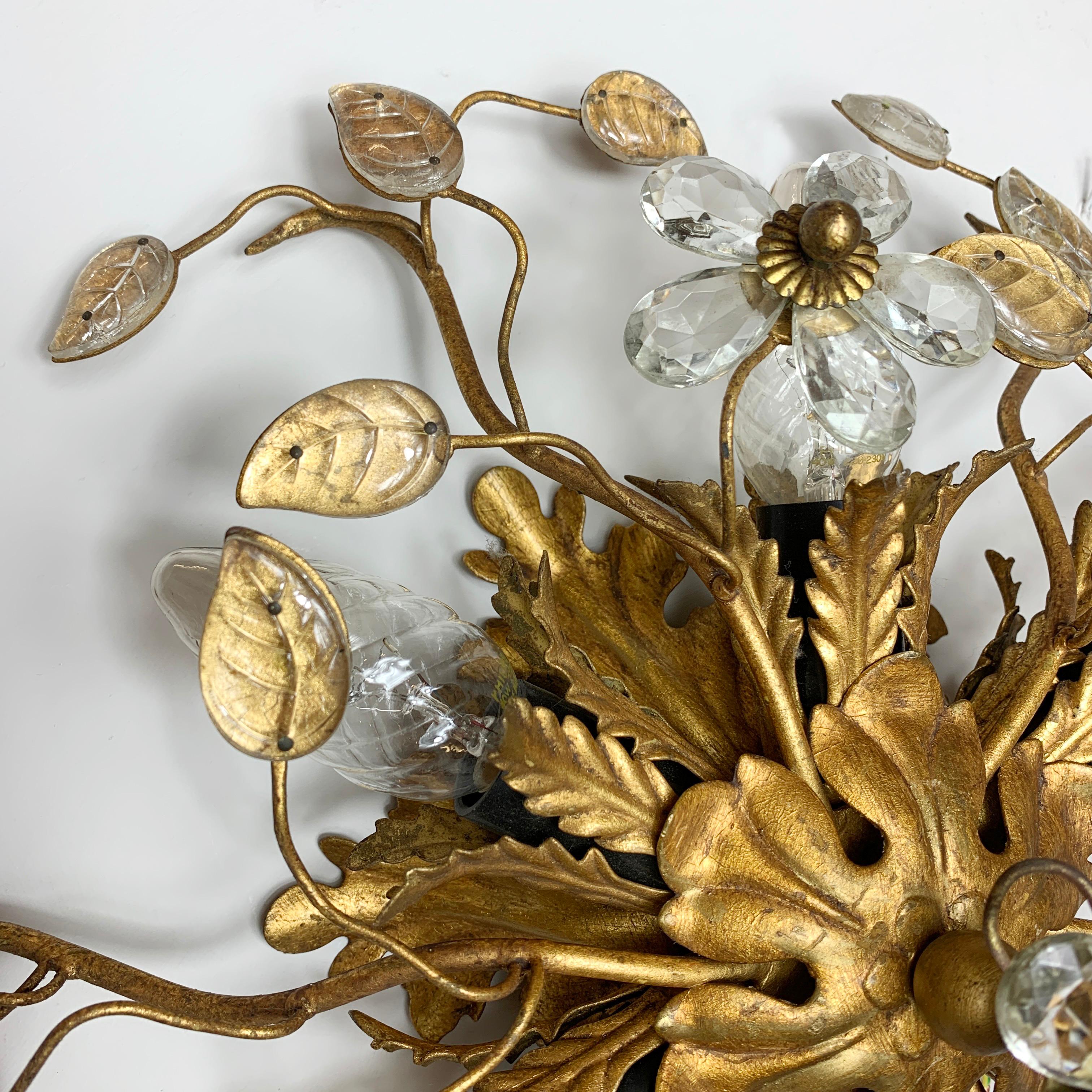 Italian Florentine flush mount ceiling light
Banci Firenze, Florence (Firenze), Italy, 1970s
Stunning gilt acanthus leaf design with clear Murano glass flowers and golden Murano glass leaves on fine gilt stems
Featuring 6 bulb holders e14 small