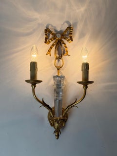 Aplique de pared de dos luces «Banci Firenze», de metal dorado y cristal, con lazo, de los años 70