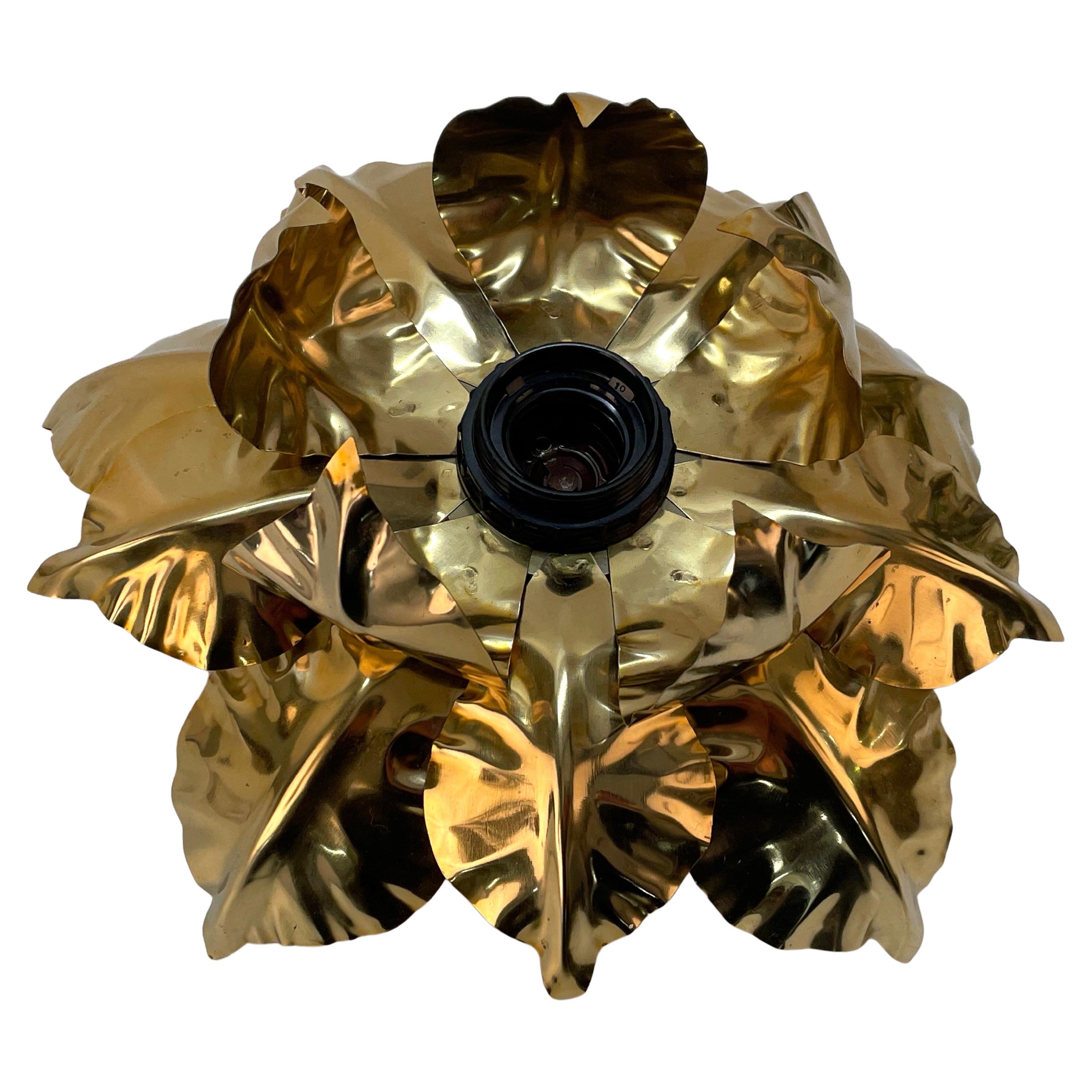 Banci Firenze Mid-Century Gilded Iron Flower Shaped Italian Sconce, 1970s For Sale