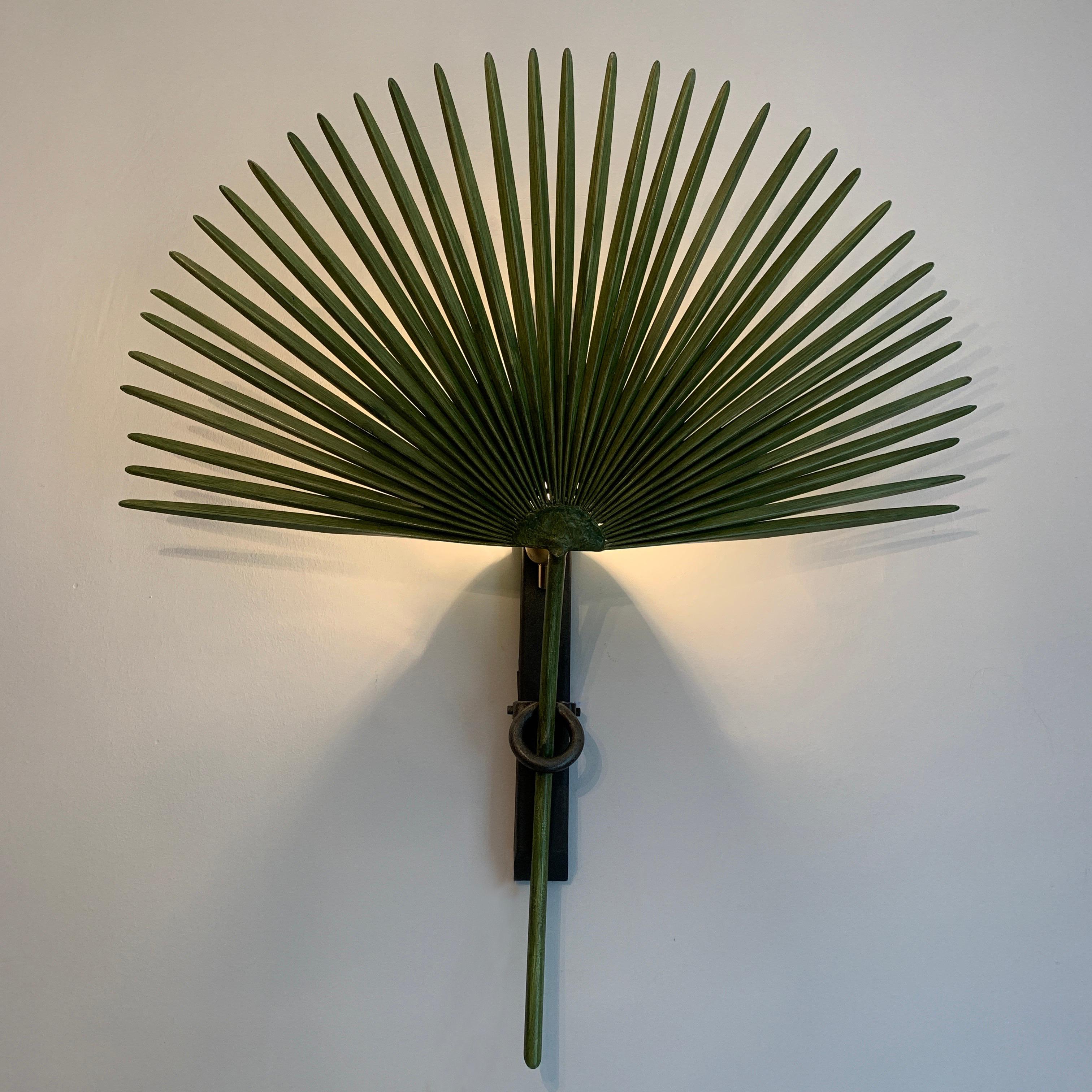 Large statement fan palm leaf wall sconce
Banci Firenze, Italy, 1980s 
Fabulous large impressive green metal palm leaf with pointed fronds and long stem
Measures: 80cm height, 88cm width, 34cm depth
The leaf is then directly fixed onto a