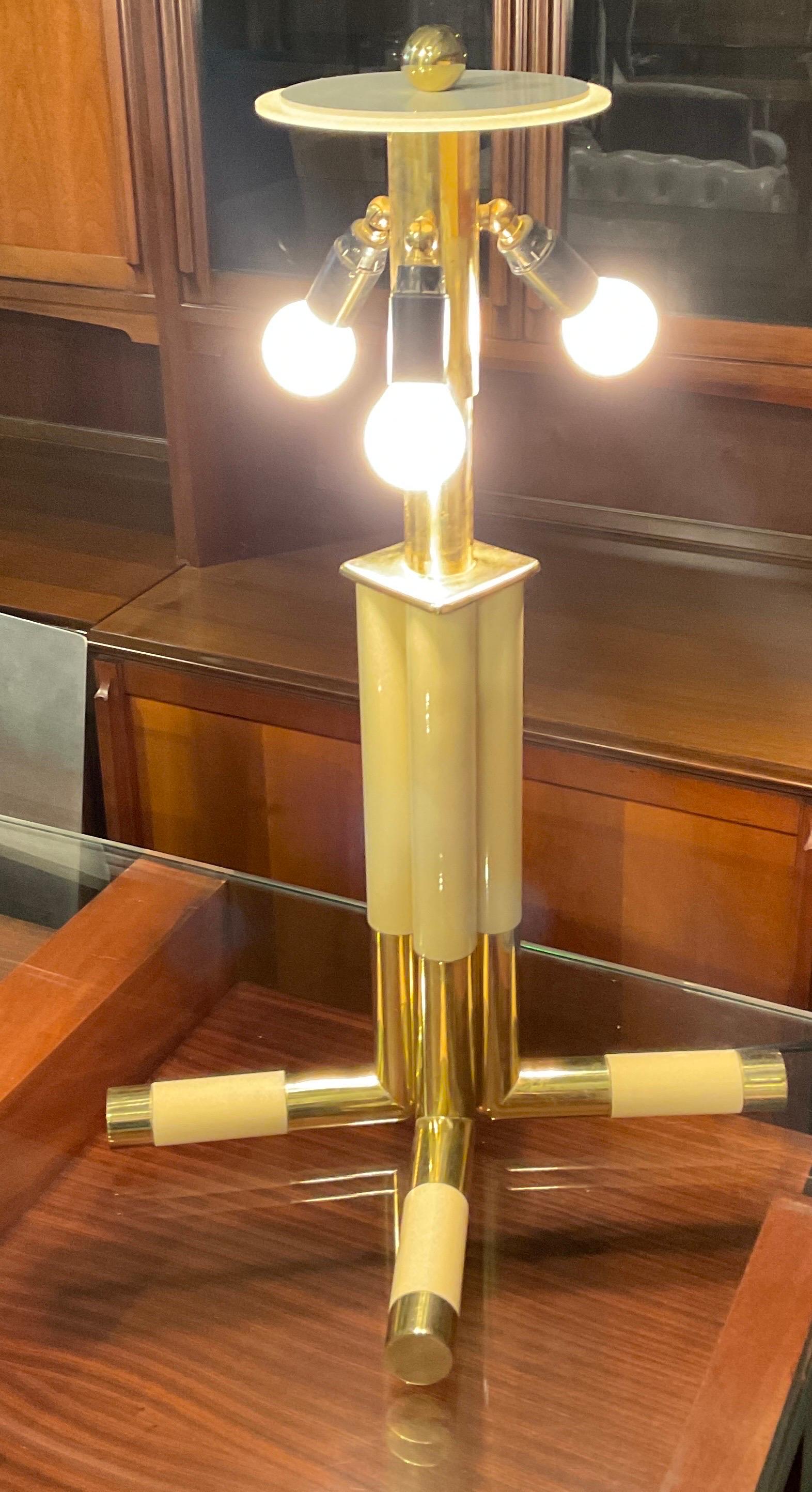 Banci Giovanni table lamp in brass and ivory, Florence 1970 For Sale 8