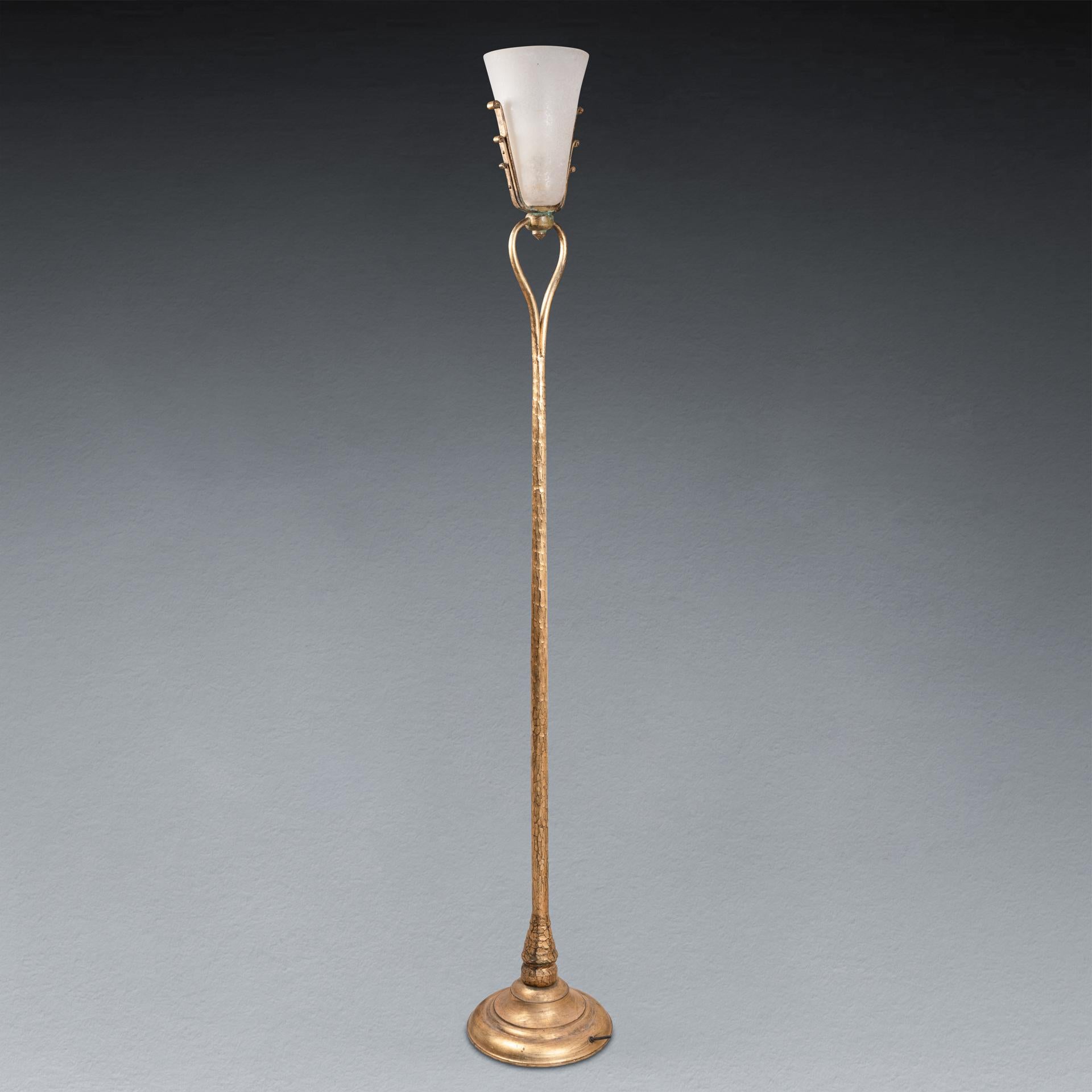 Français Banci : ancien lampadaire en bronze doré  Avec abat-jour en verre - 1950/70 en vente