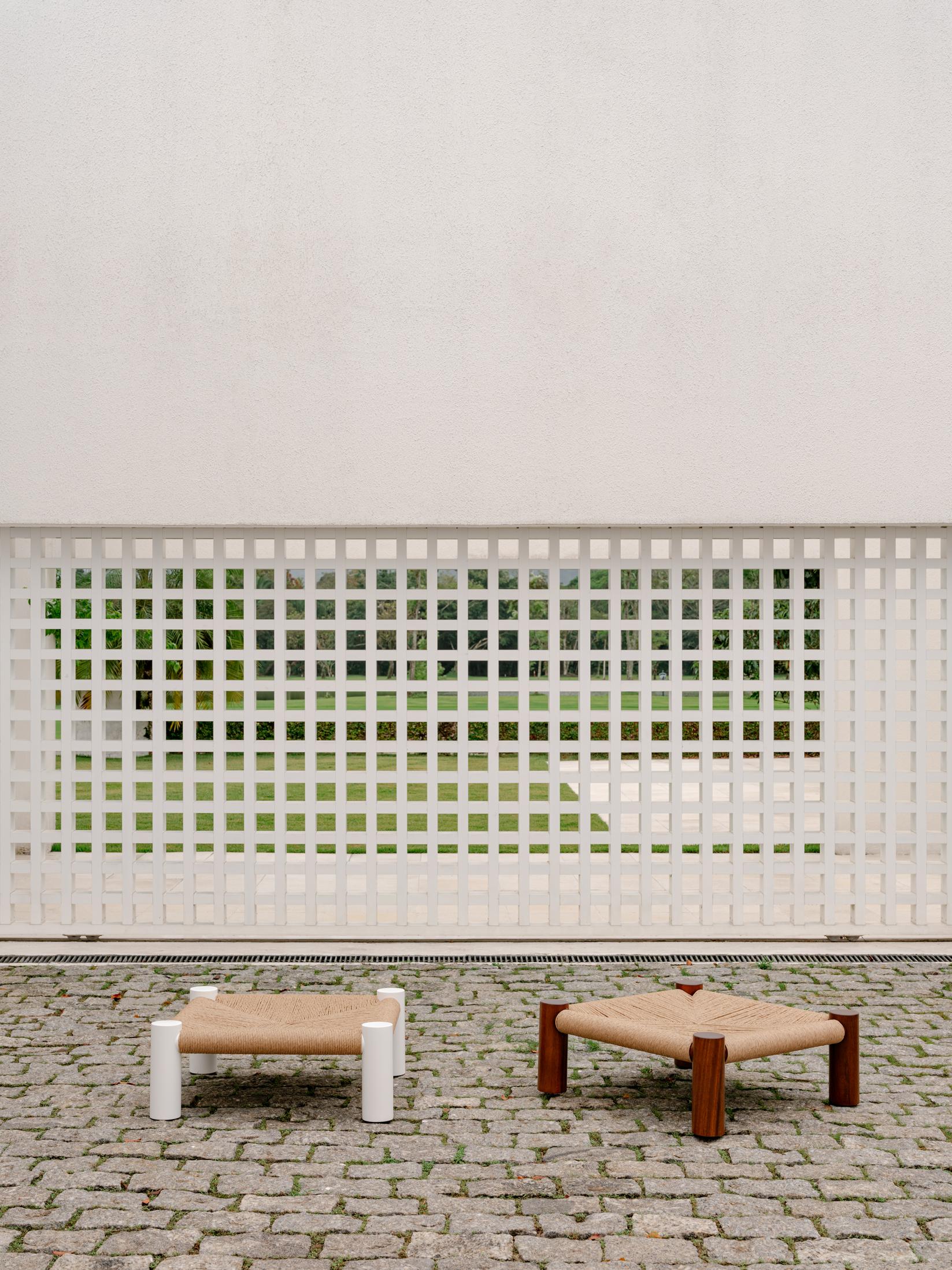Banco Guarujá - Tabouret ou table d'appoint en Wood Naturel par Aurelio Martinez Flores en vente 2