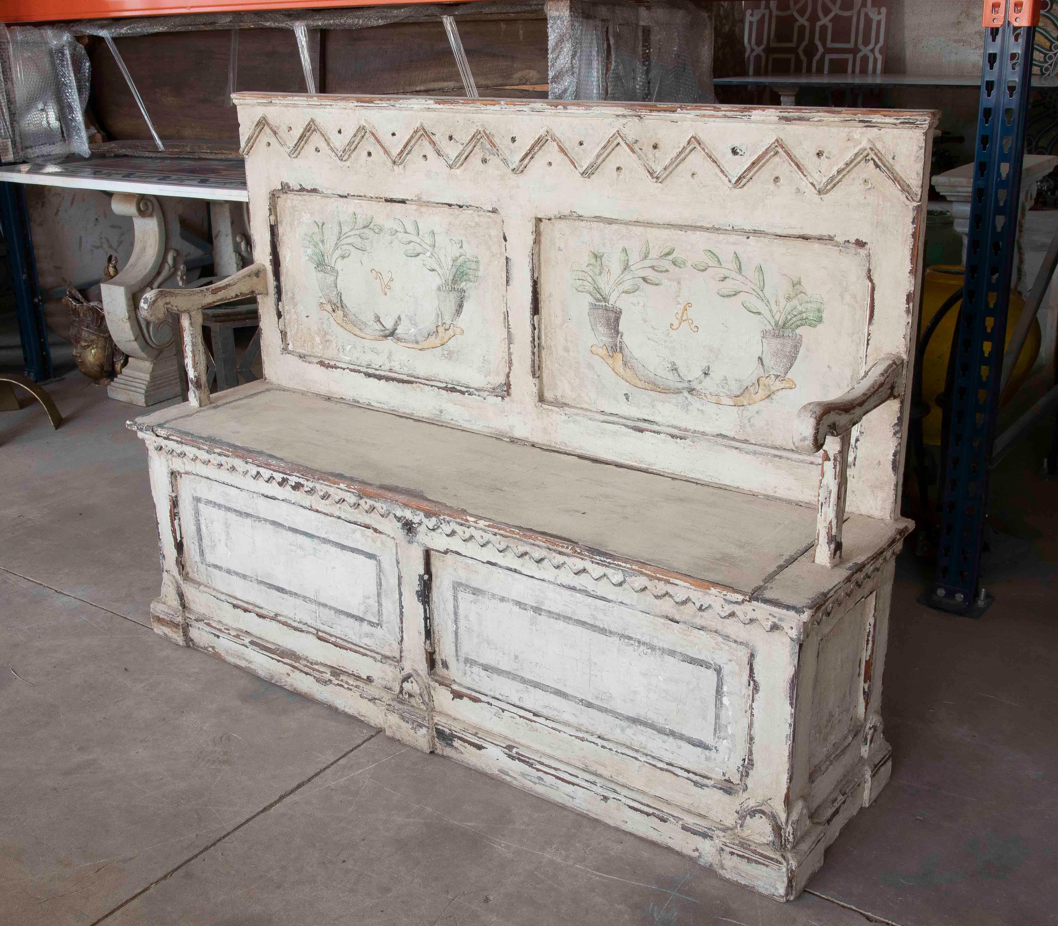 Hand-Painted 1950s Rustic Bench with Polychrome Interior Storage Trunk with Garlands For Sale