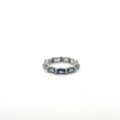 Ring „Blue Sapphire“ aus 18 Karat Weißgold für sie
