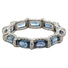 Ring „Blue Sapphire“ aus 18 Karat Weißgold für sie