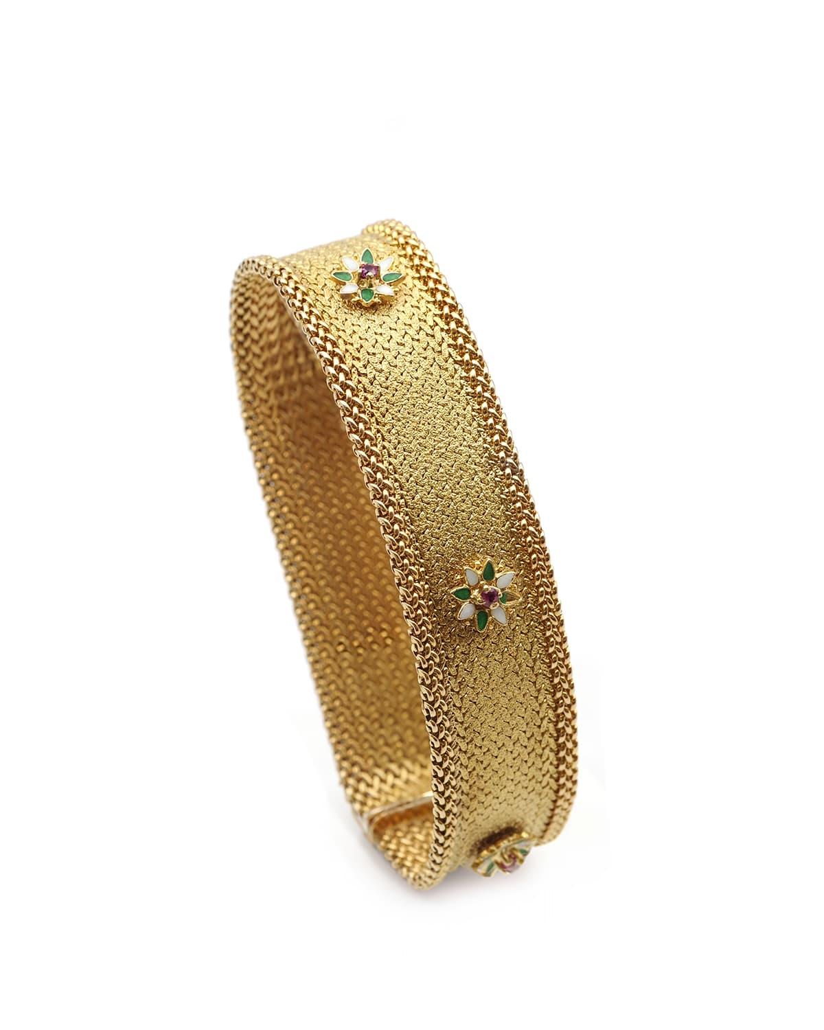 Bracelet signé UnoAErre avec fleurs émaillées de rubis en or 18k en vente 1