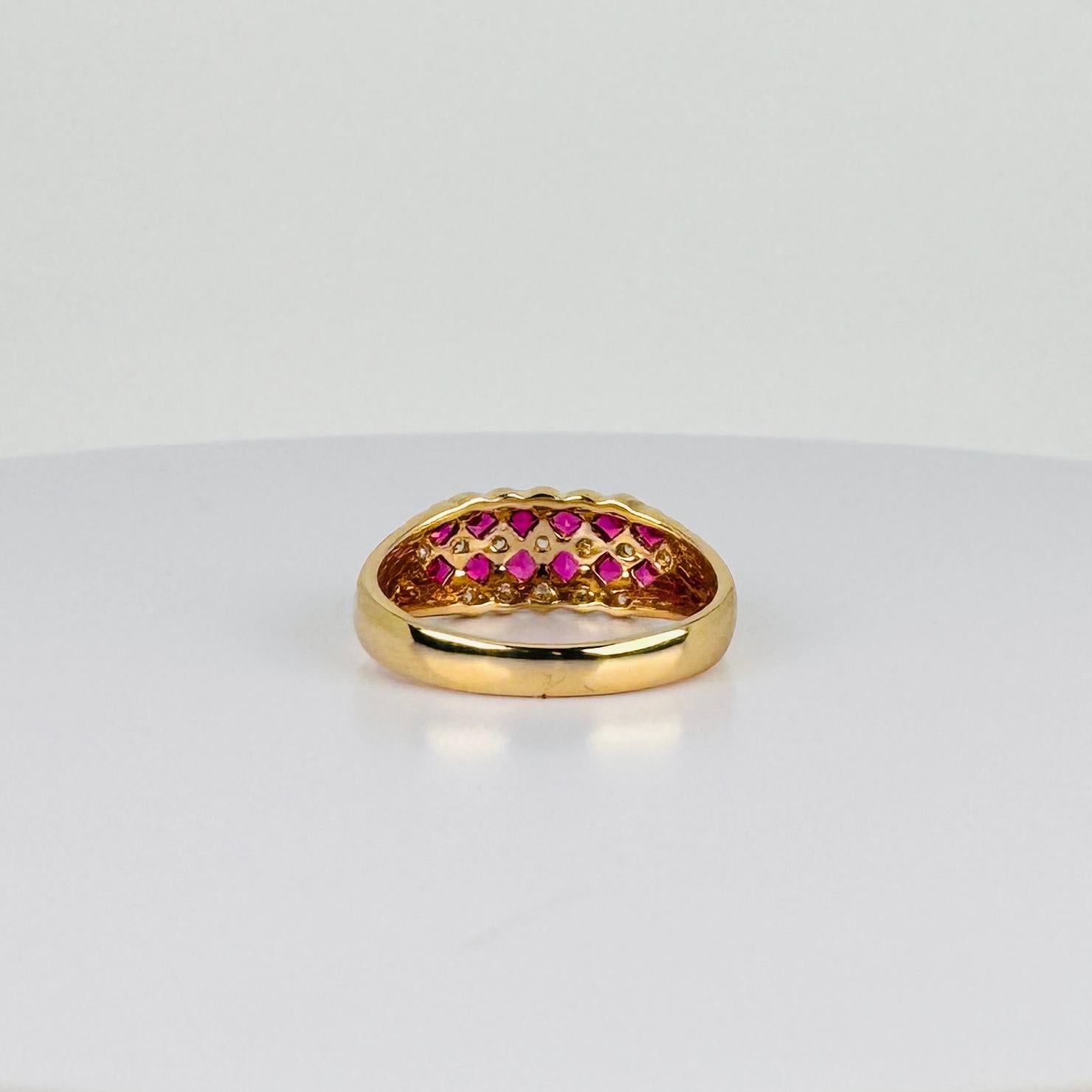 Bague en or jaune 18k avec rubis et diamants carrés facettés ca 0.48 carat en vente 4