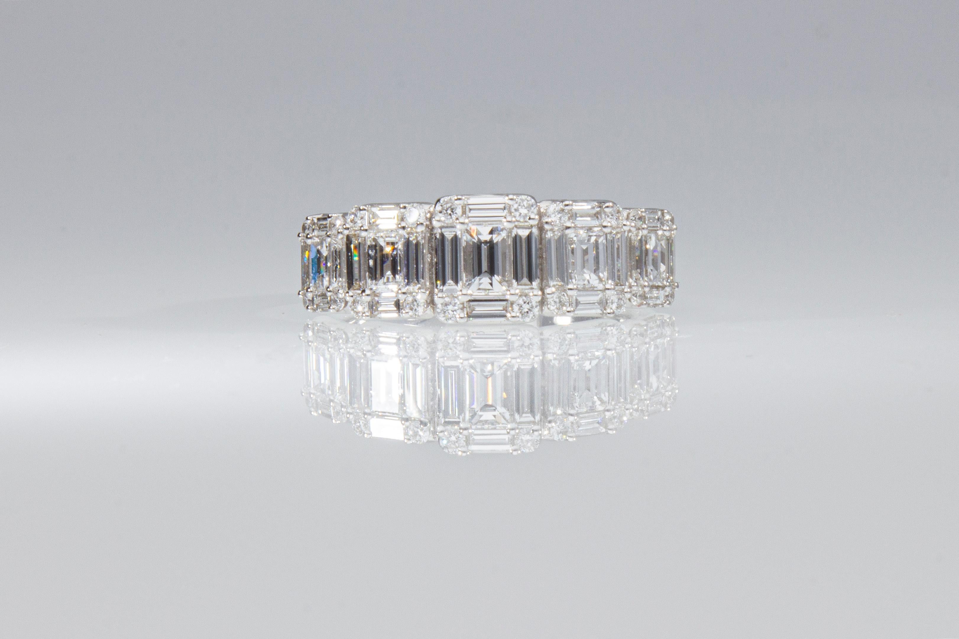 Verlobungsring mit Ct 1,47 Diamanten im Brillant- und Baguetteschliff im Angebot 10