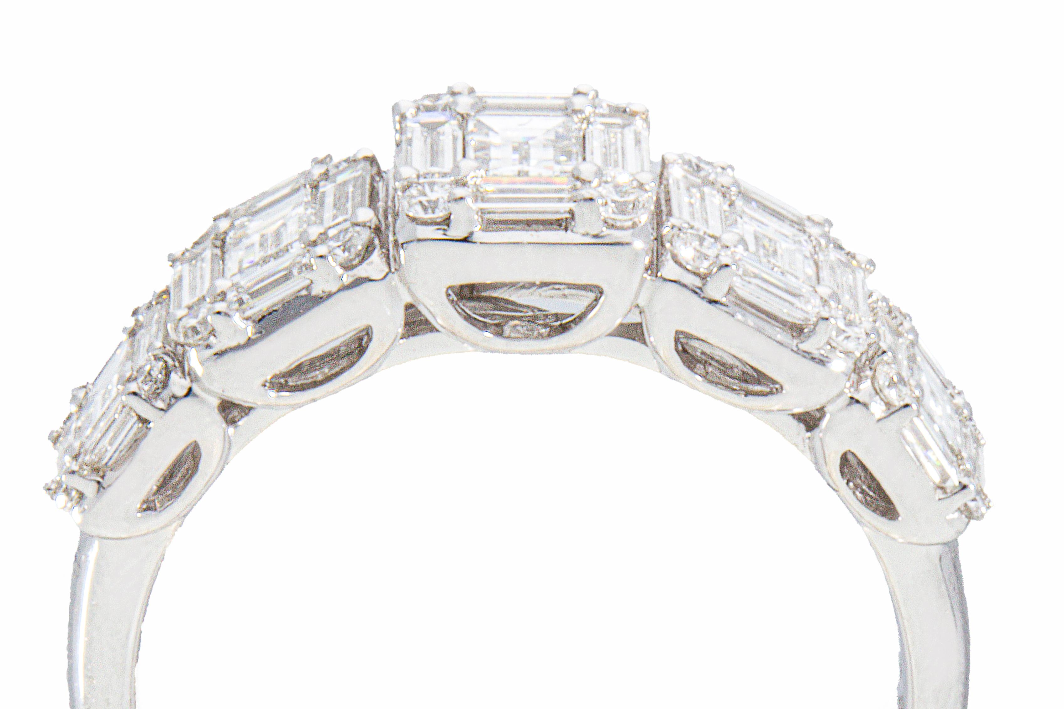 Verlobungsring mit Ct 1,47 Diamanten im Brillant- und Baguetteschliff Damen im Angebot