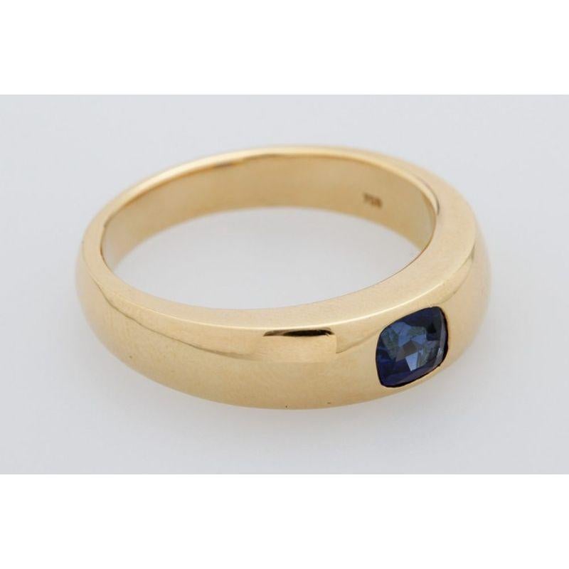 band ring. Especially with 1 very fine Ceylon sapphire 5x4 mm. RG 18 K. High-quality goldsmith work.
