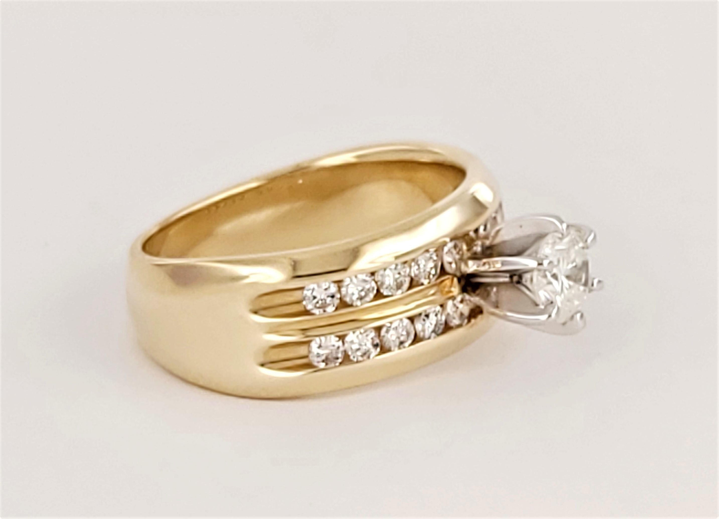 Band Ring in 14K Yellow Gold with Diamonds For Sale 1