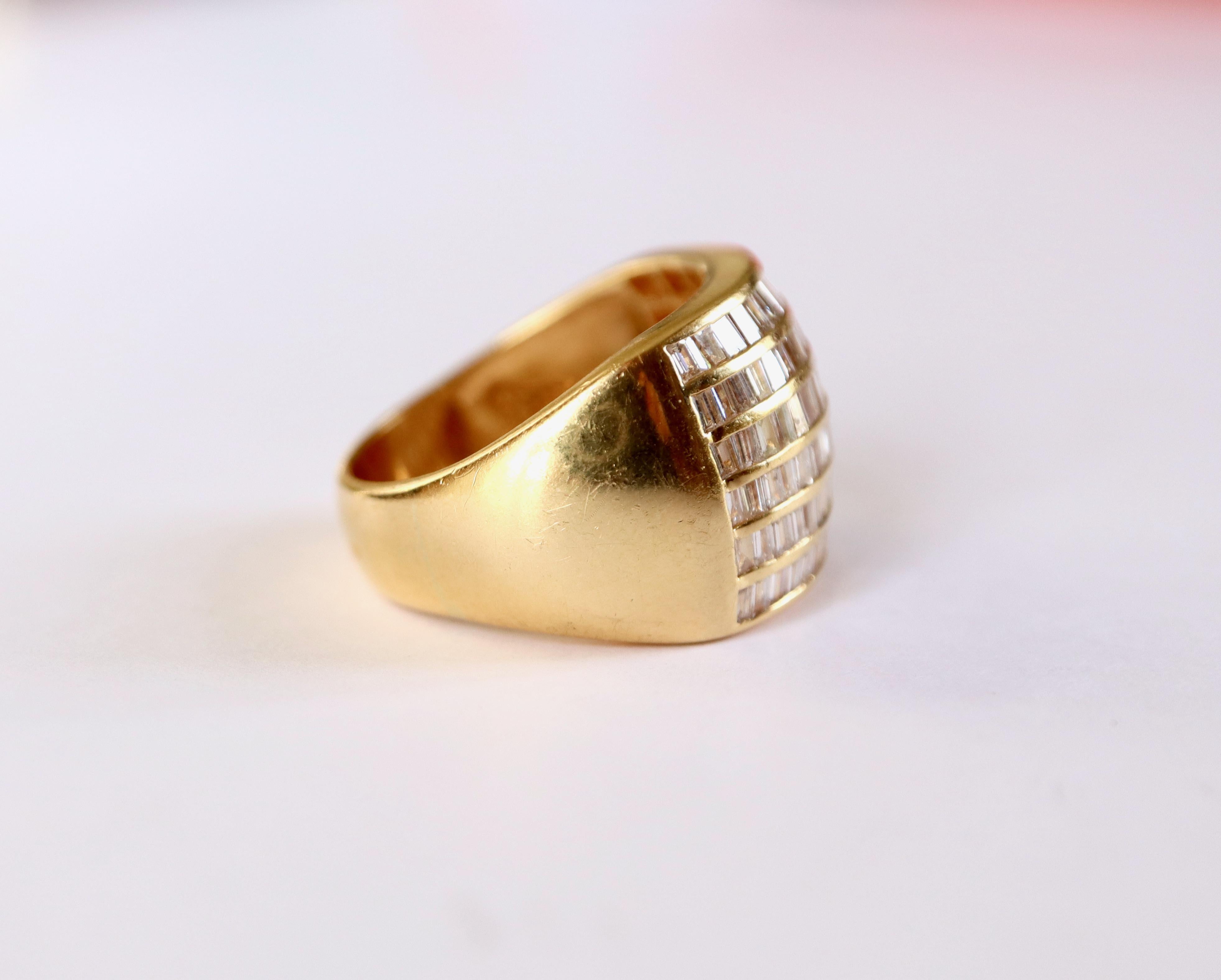 Band Ring in 18 Carat Yellow Gold with Diamonds In Good Condition For Sale In Paris, FR