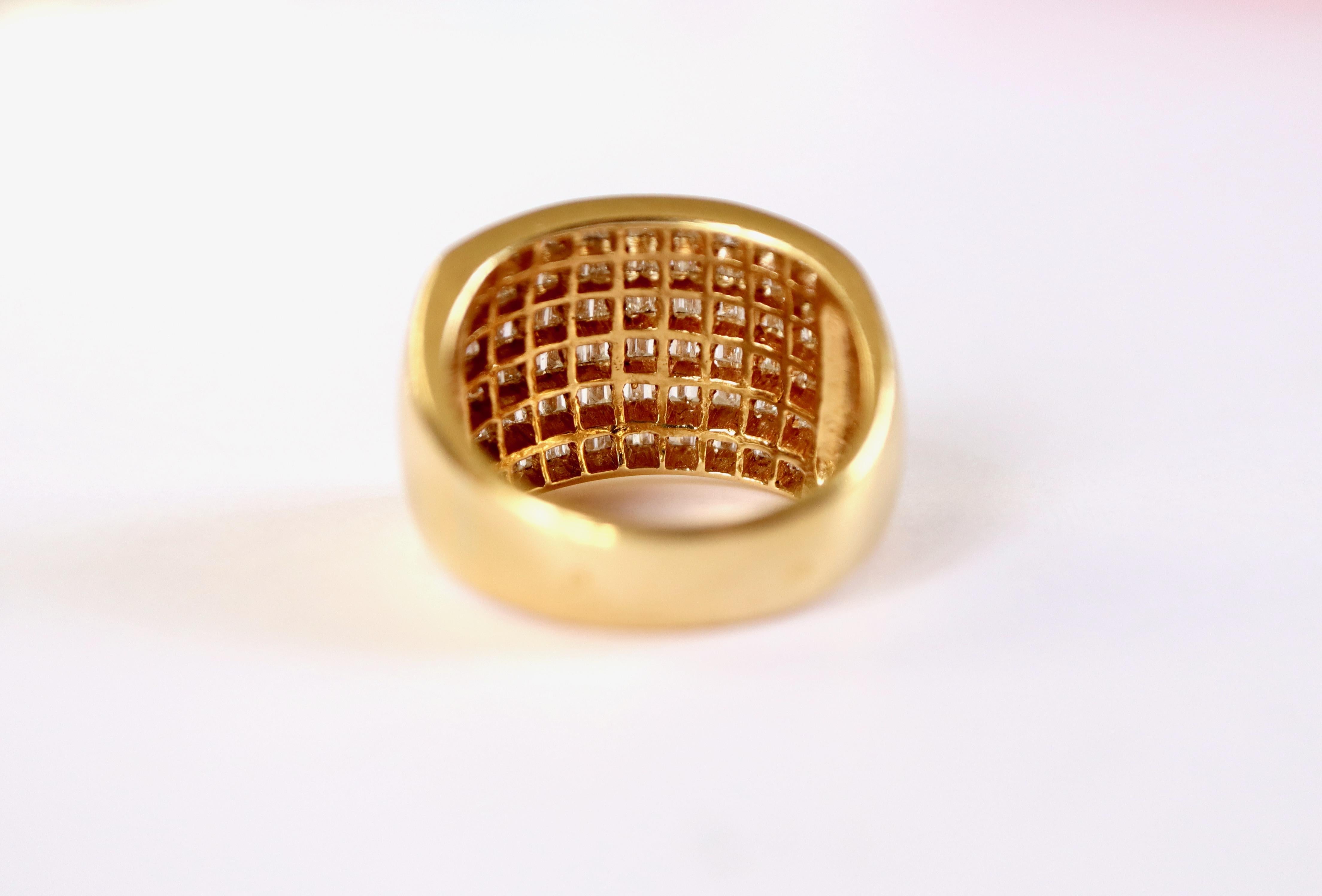 Women's or Men's Band Ring in 18 Carat Yellow Gold with Diamonds For Sale