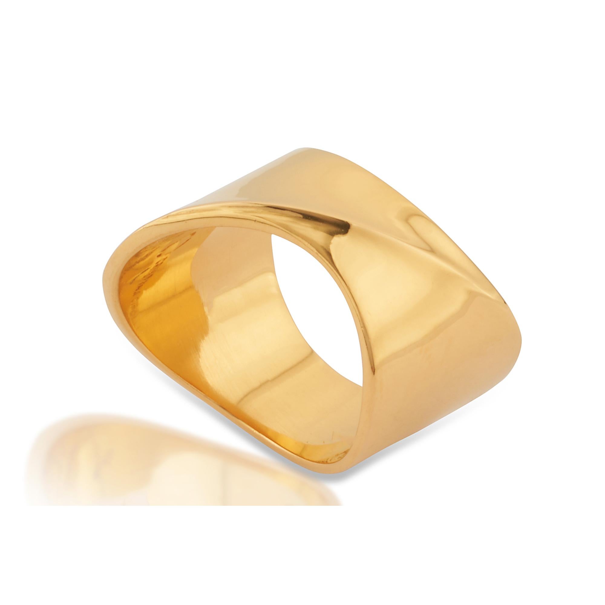 Unisex-Ring mit minimalistischem und kühnem Design. Perfekt als Einzelring oder horizontal gestapelt mit mehreren Ringen aus der gleichen Collection'S. 
Größe UK P - US 7 1/2 auf Lager, weitere Größen auf Anfrage erhältlich, Sonderanfertigungen